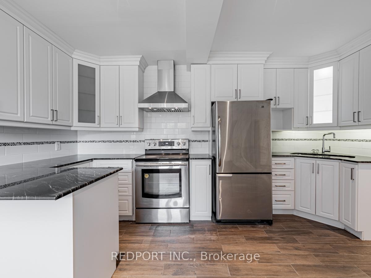 Front of Unit 4, 2620 Danforth Avenue