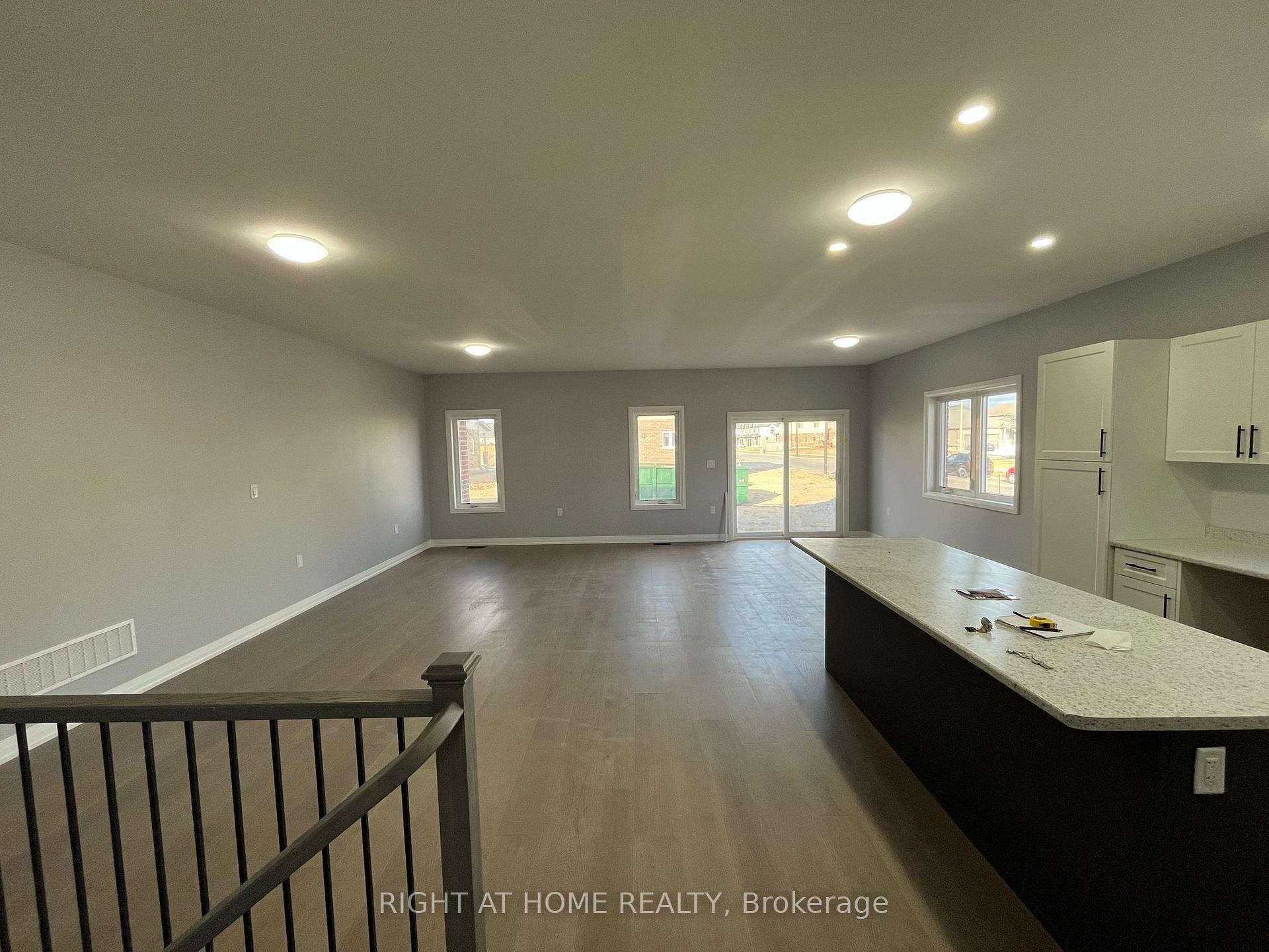 Photo 2 of 16 Barker Parkway, Thorold, Rolling Meadows — HOMEH