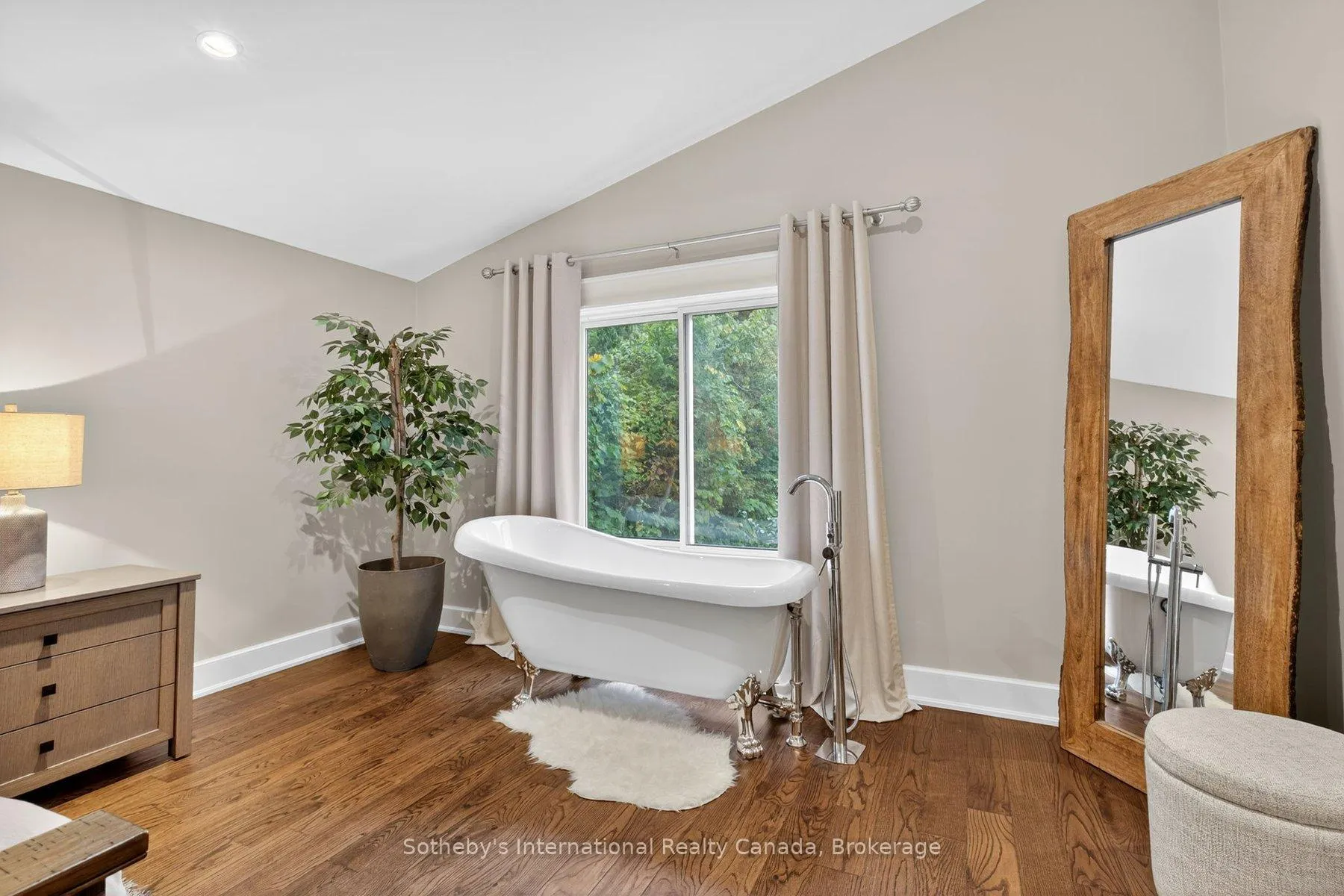 Photo 33 of 1773 Champlain Road, Tiny, Rural Tiny — HOMEH