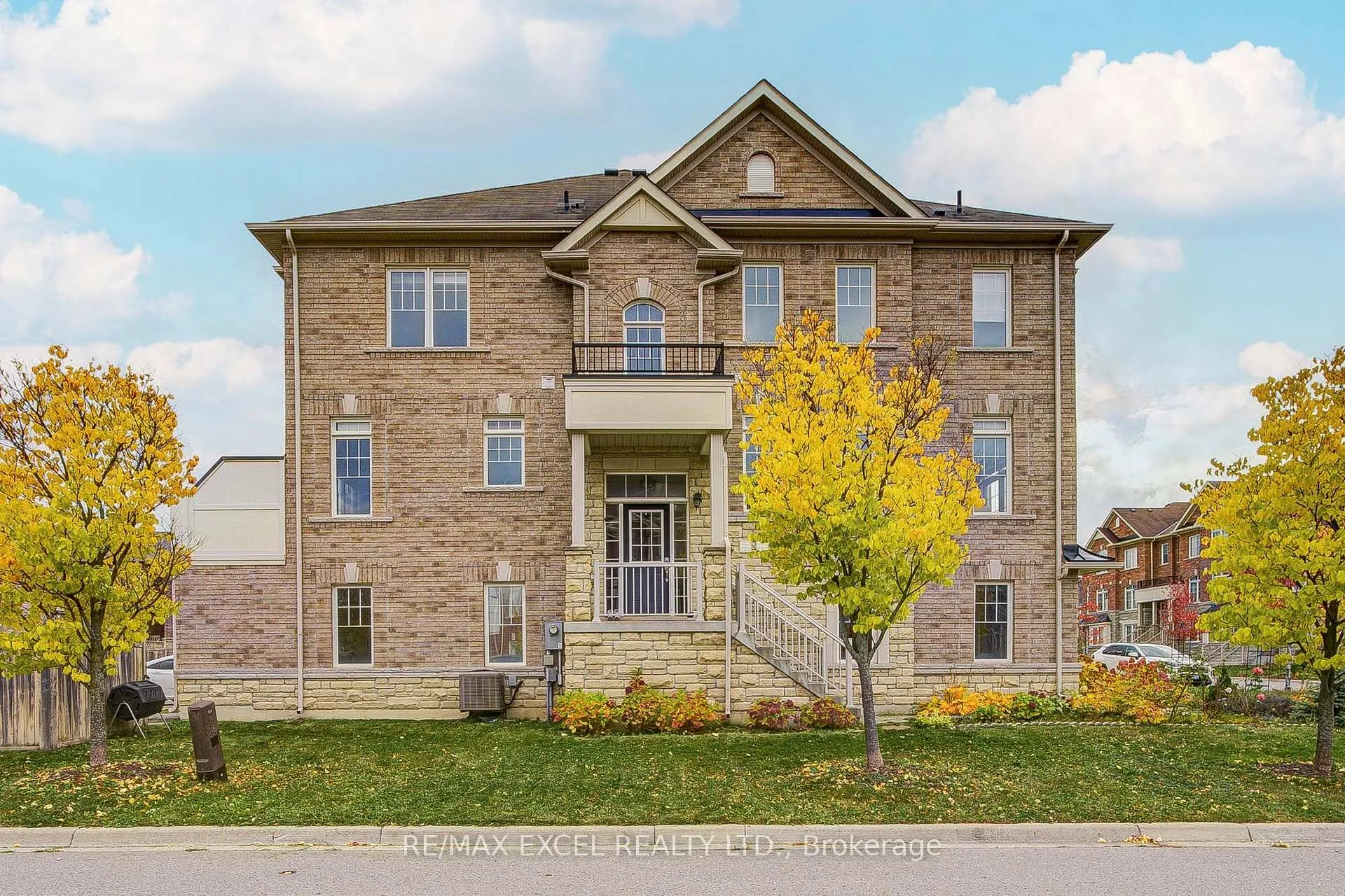 Photo 1 of 301 Delray Drive, Markham, Greensborough — HOMEH