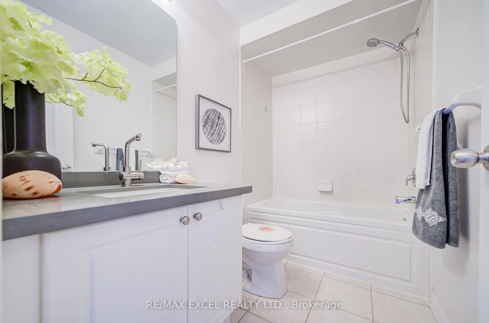 Photo 21 of 301 Delray Drive, Markham, Greensborough — HOMEH
