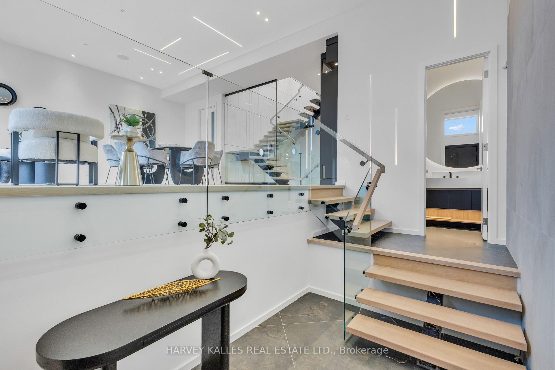Photo 3 of 187 Roe Avenue, Toronto, Bedford Park-Nortown — HOMEH