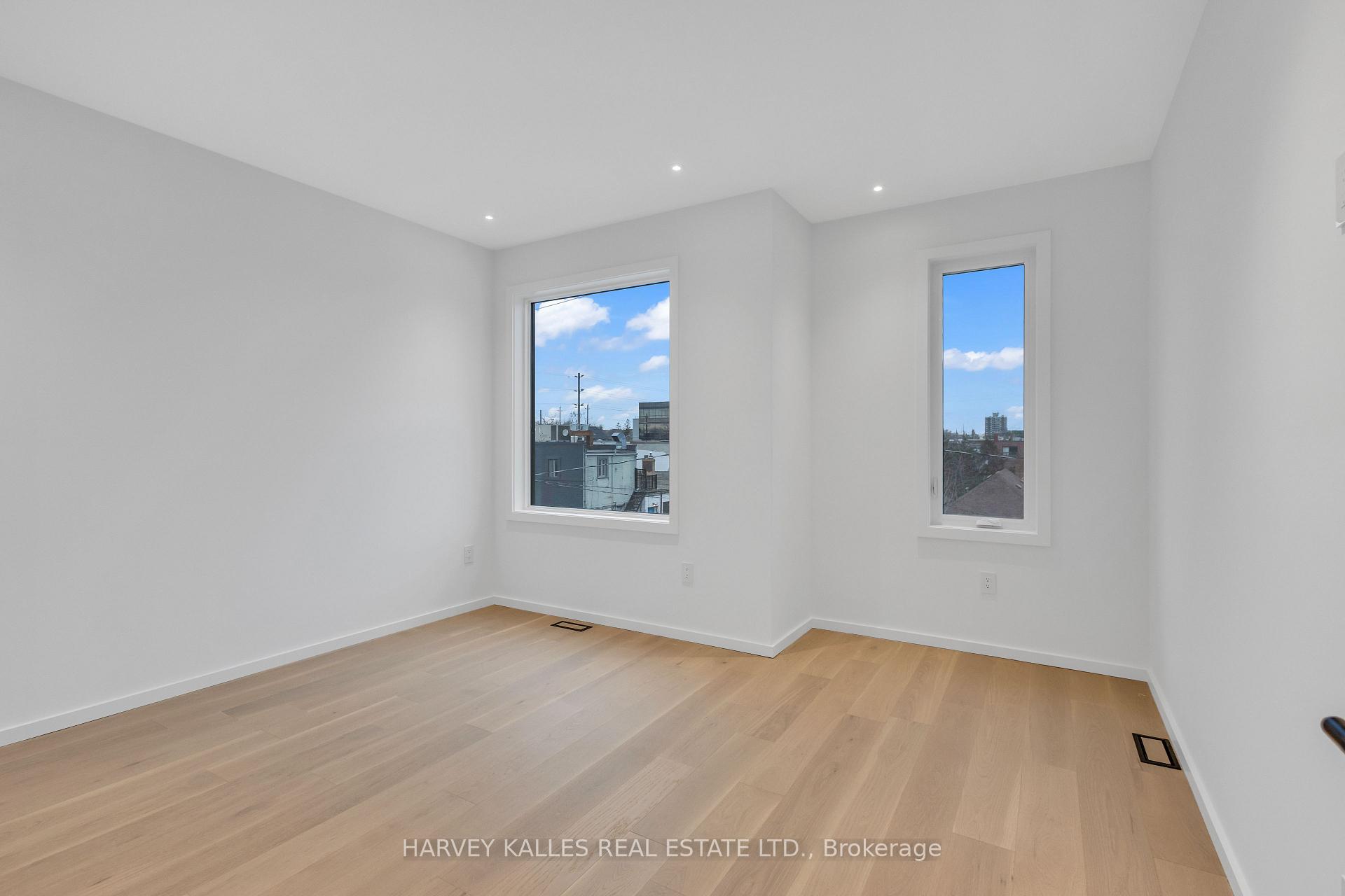 Photo 35 of 187 Roe Avenue, Toronto, Bedford Park-Nortown — HOMEH
