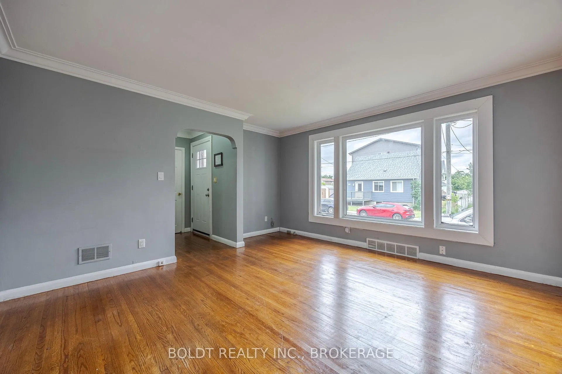Photo 3 of 25 King Street, Thorold, Thorold Downtown — HOMEH