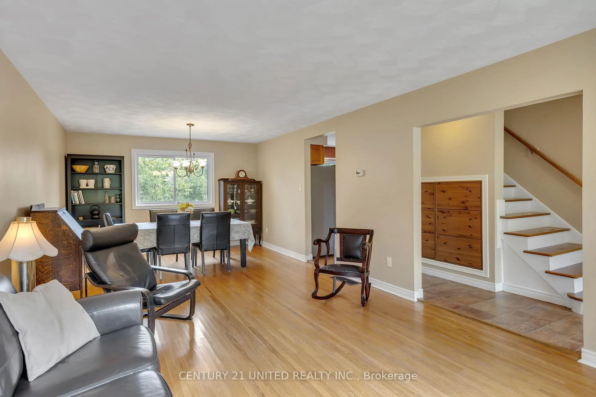 Photo 6 of 1296 Edmison Drive, Peterborough, Northcrest Ward 5 — HOMEH