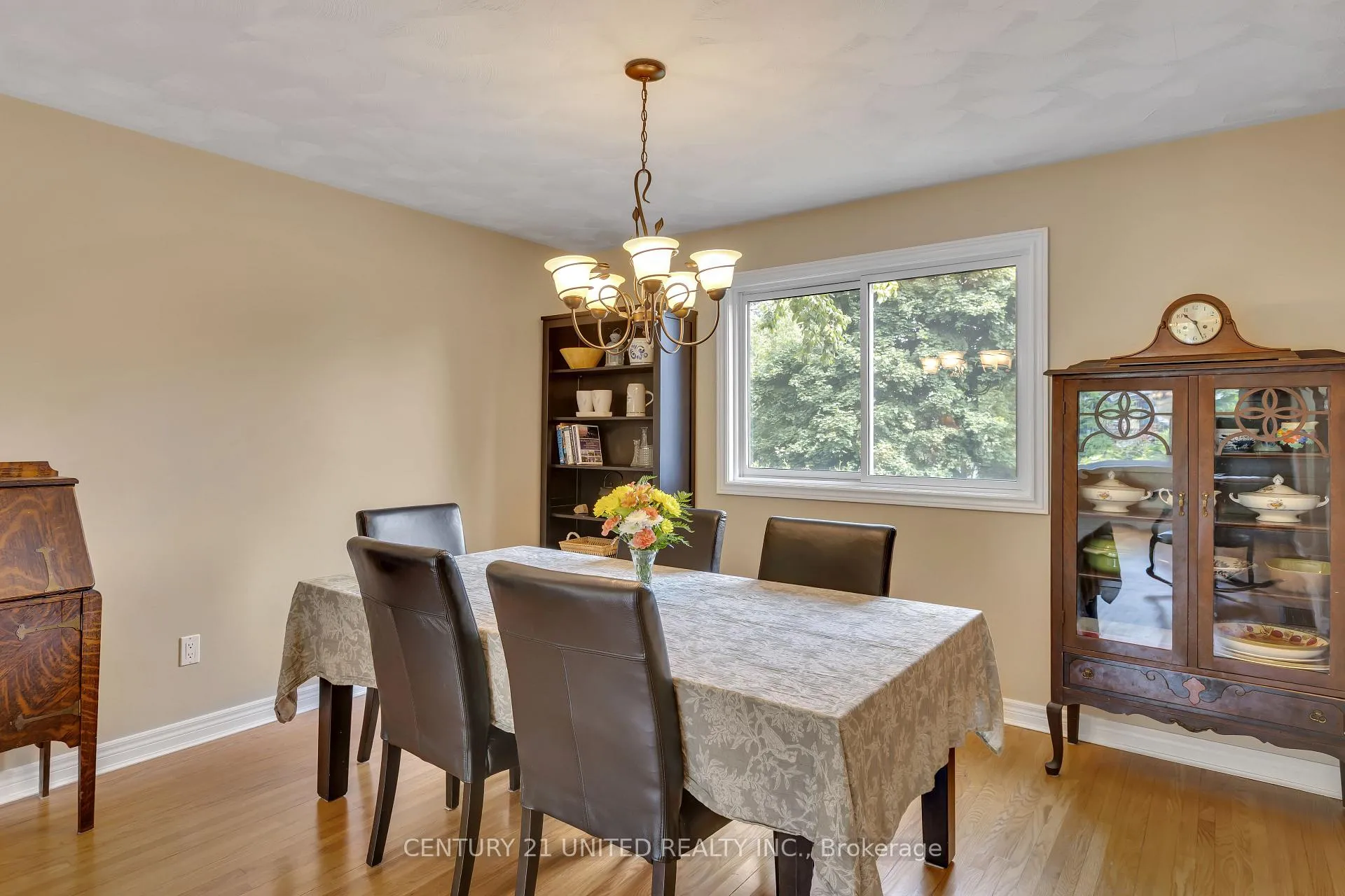 Photo 7 of 1296 Edmison Drive, Peterborough, Northcrest Ward 5 — HOMEH