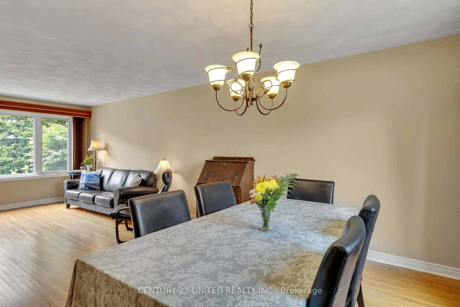 Photo 8 of 1296 Edmison Drive, Peterborough, Northcrest Ward 5 — HOMEH