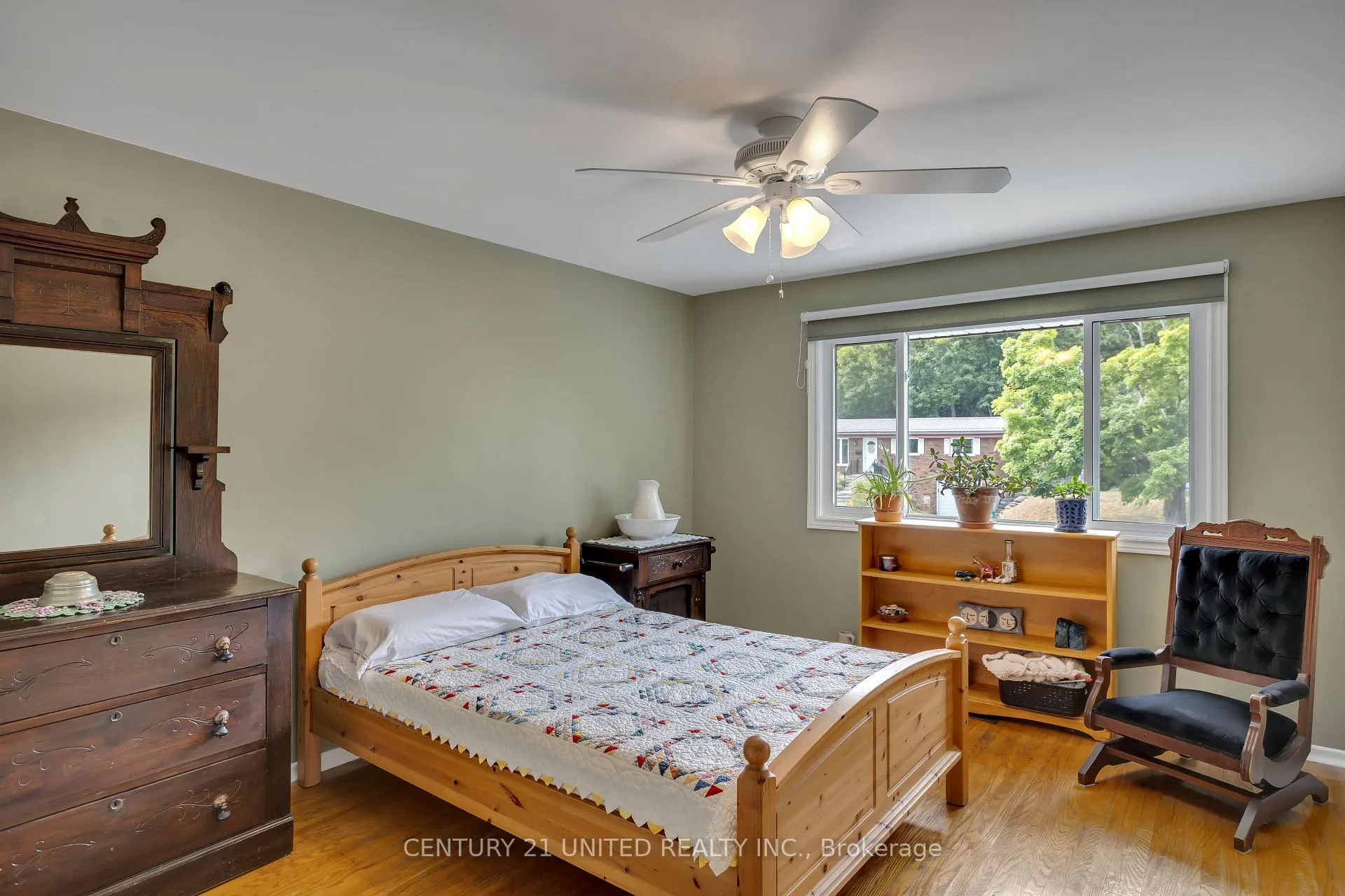 Photo 22 of 1296 Edmison Drive, Peterborough, Northcrest Ward 5 — HOMEH