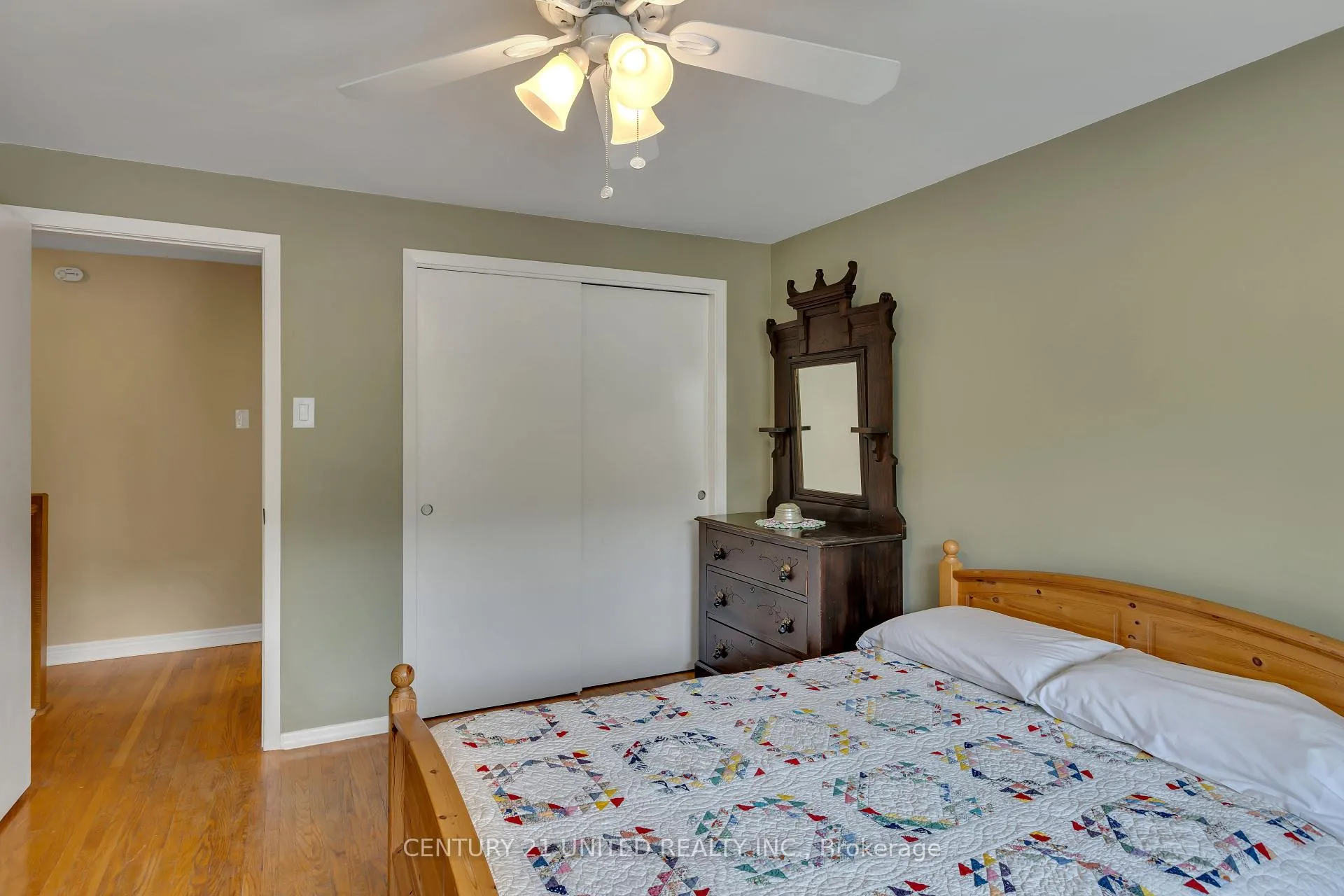 Photo 23 of 1296 Edmison Drive, Peterborough, Northcrest Ward 5 — HOMEH