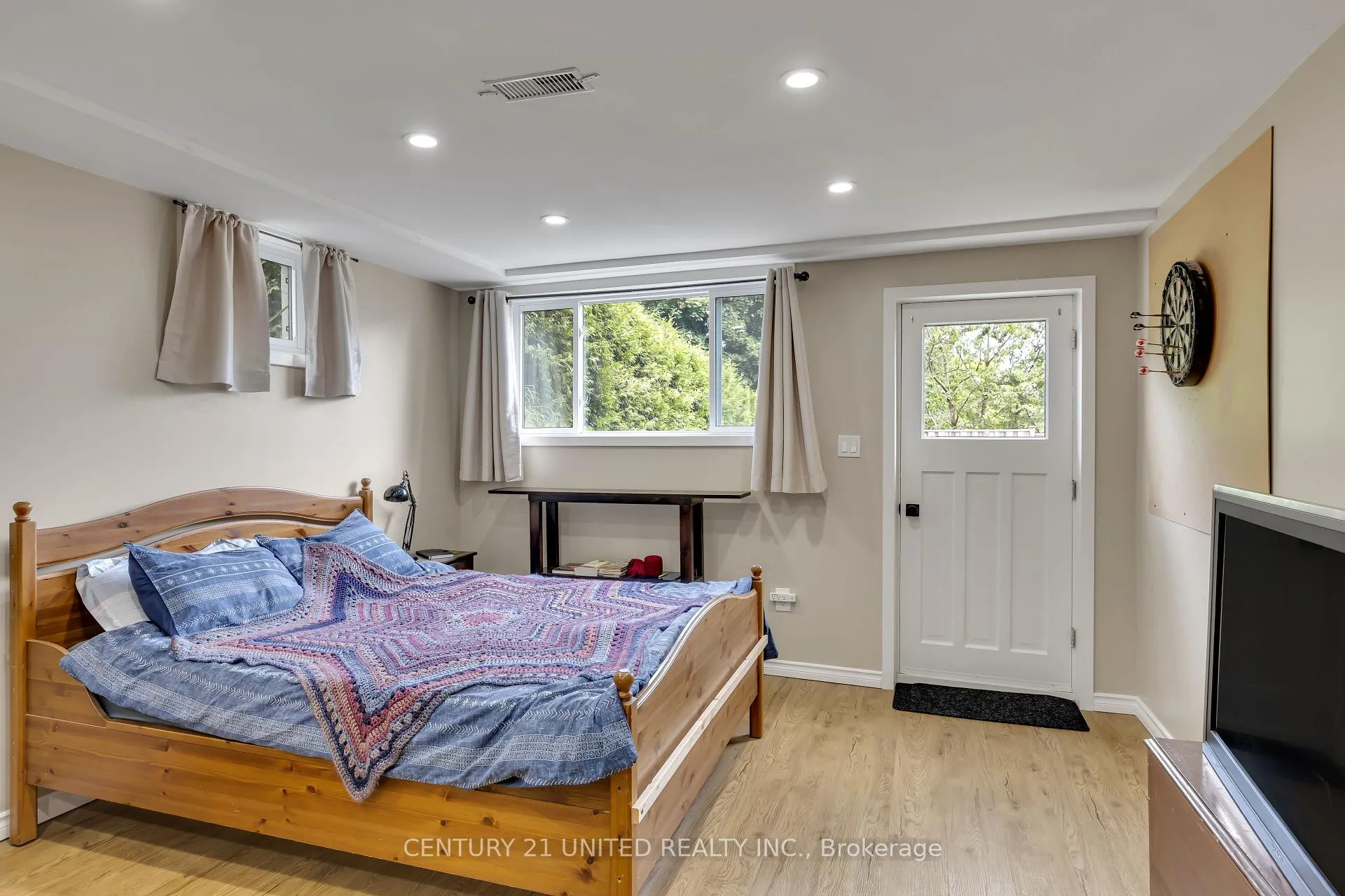 Photo 29 of 1296 Edmison Drive, Peterborough, Northcrest Ward 5 — HOMEH
