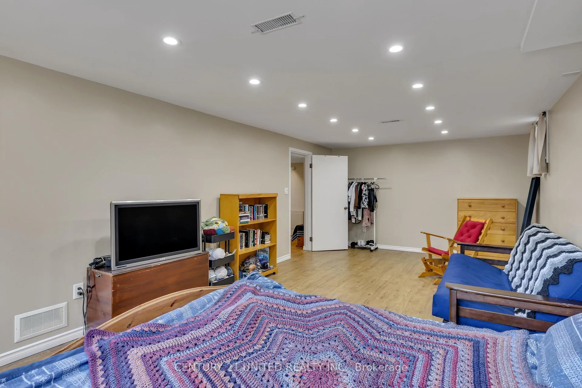 Photo 30 of 1296 Edmison Drive, Peterborough, Northcrest Ward 5 — HOMEH