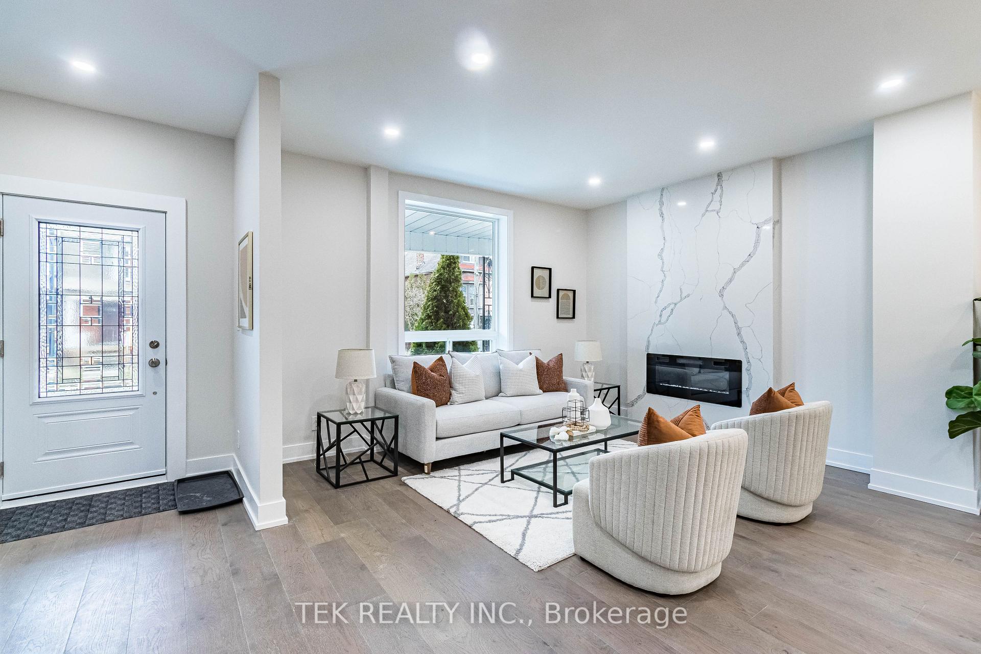 Photo 6 of 562 Pape Avenue, Toronto, North Riverdale — HOMEH