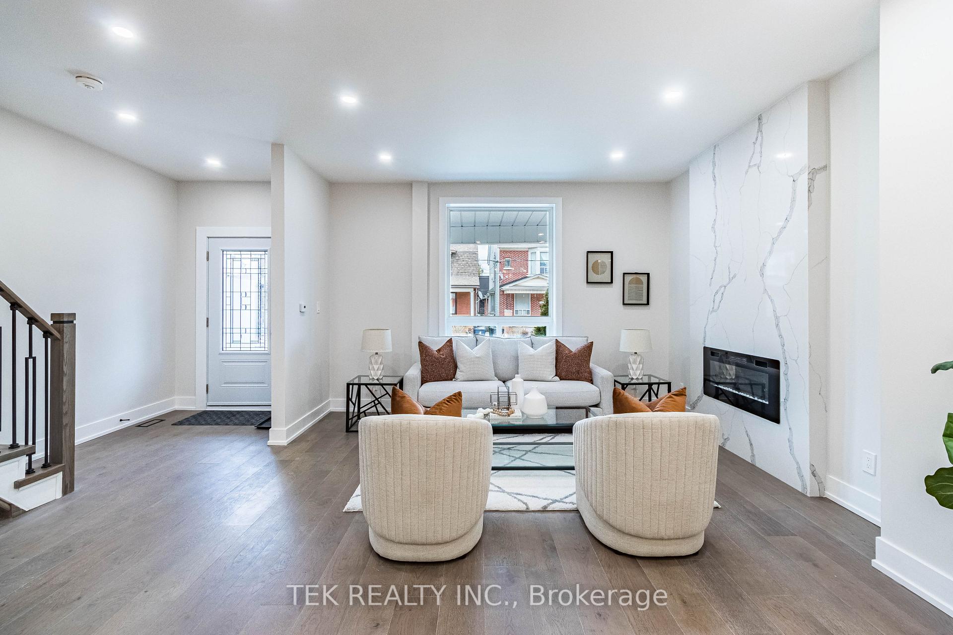 Photo 7 of 562 Pape Avenue, Toronto, North Riverdale — HOMEH