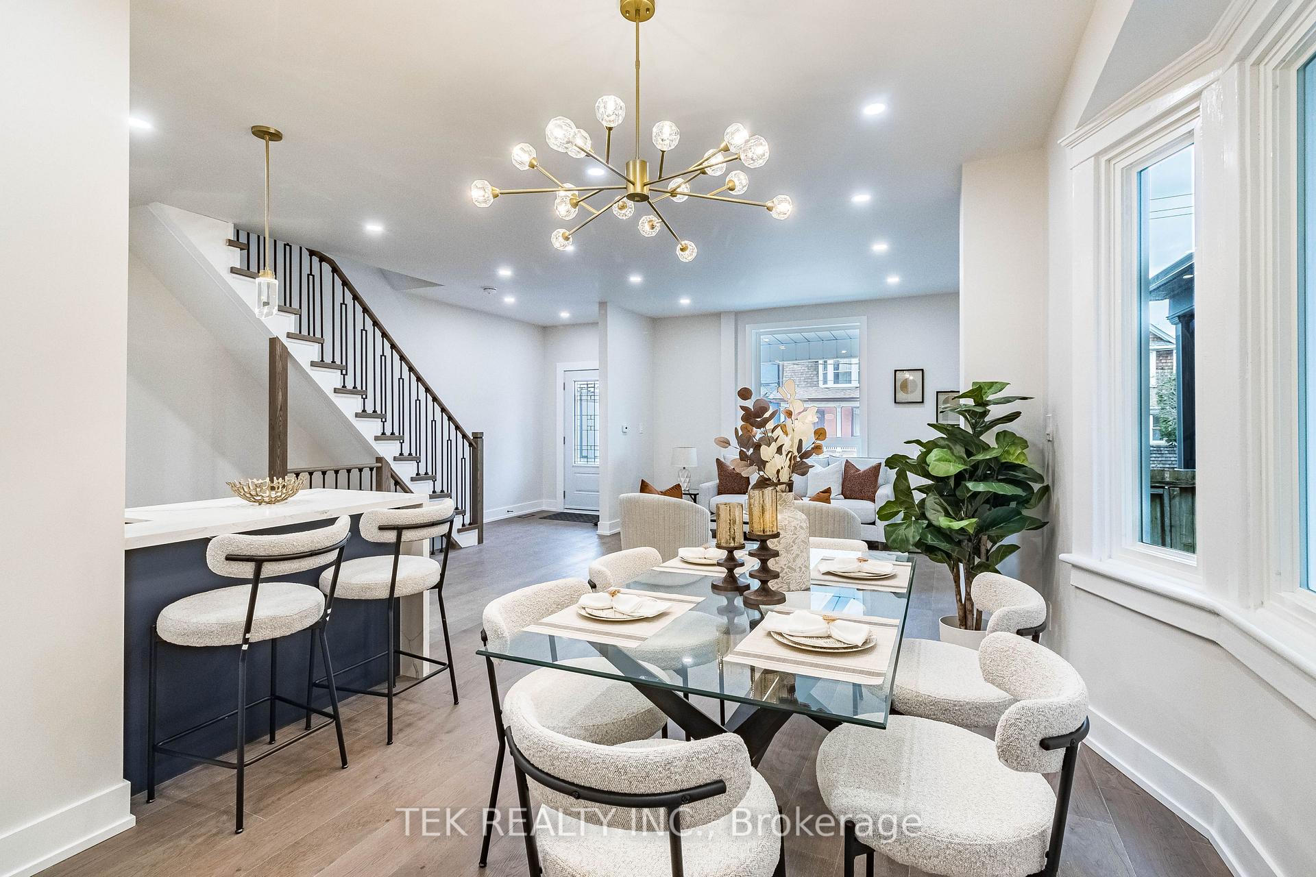 Photo 11 of 562 Pape Avenue, Toronto, North Riverdale — HOMEH