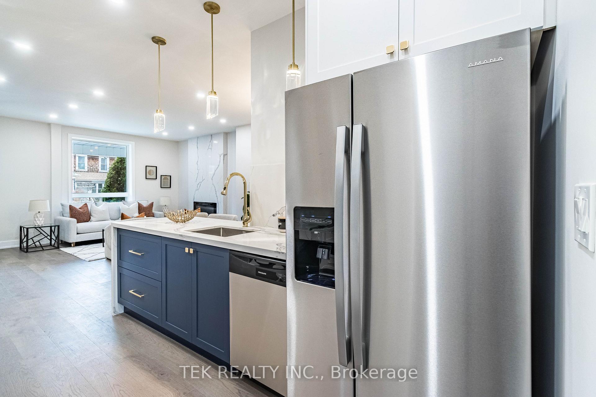 Photo 17 of 562 Pape Avenue, Toronto, North Riverdale — HOMEH
