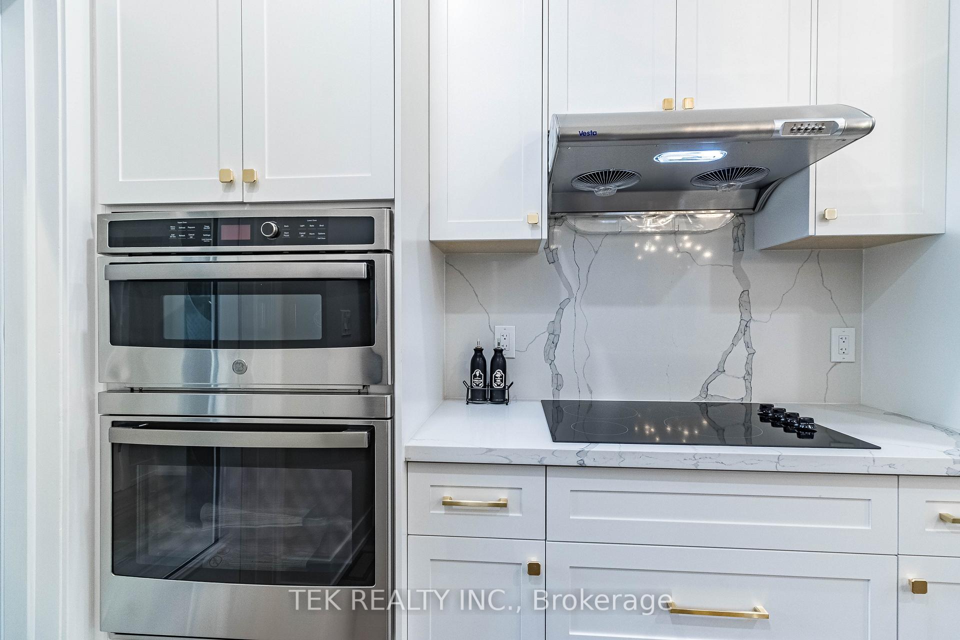 Photo 18 of 562 Pape Avenue, Toronto, North Riverdale — HOMEH