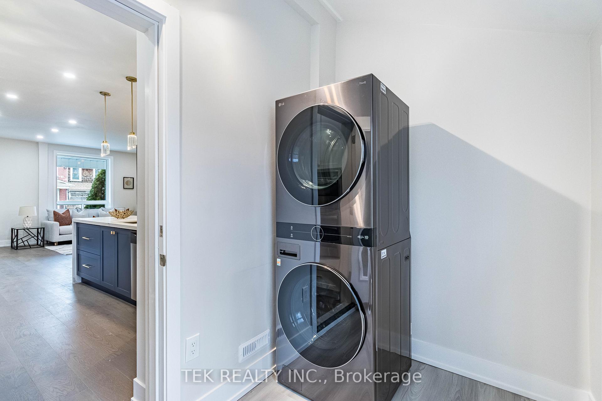 Photo 19 of 562 Pape Avenue, Toronto, North Riverdale — HOMEH