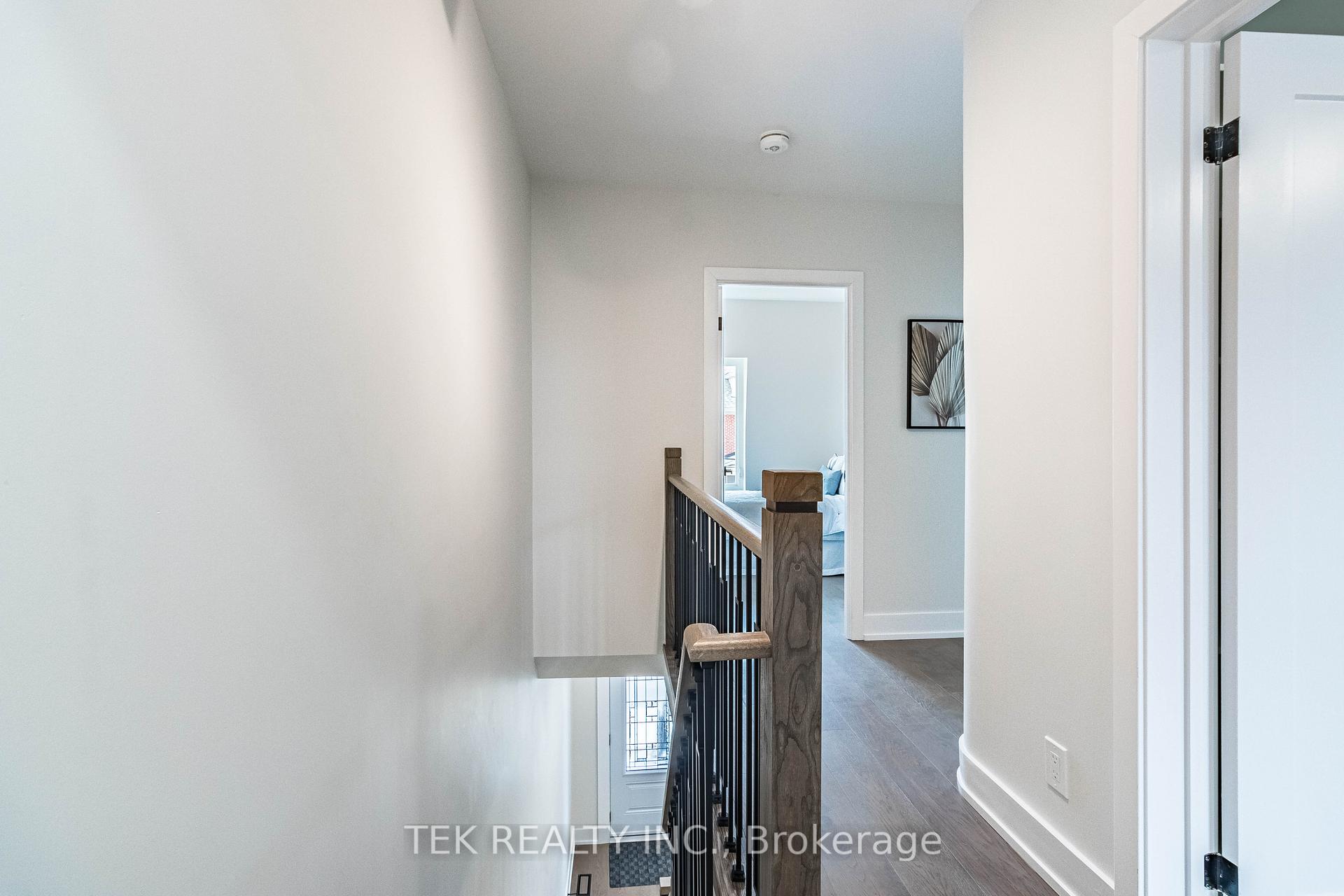 Photo 22 of 562 Pape Avenue, Toronto, North Riverdale — HOMEH