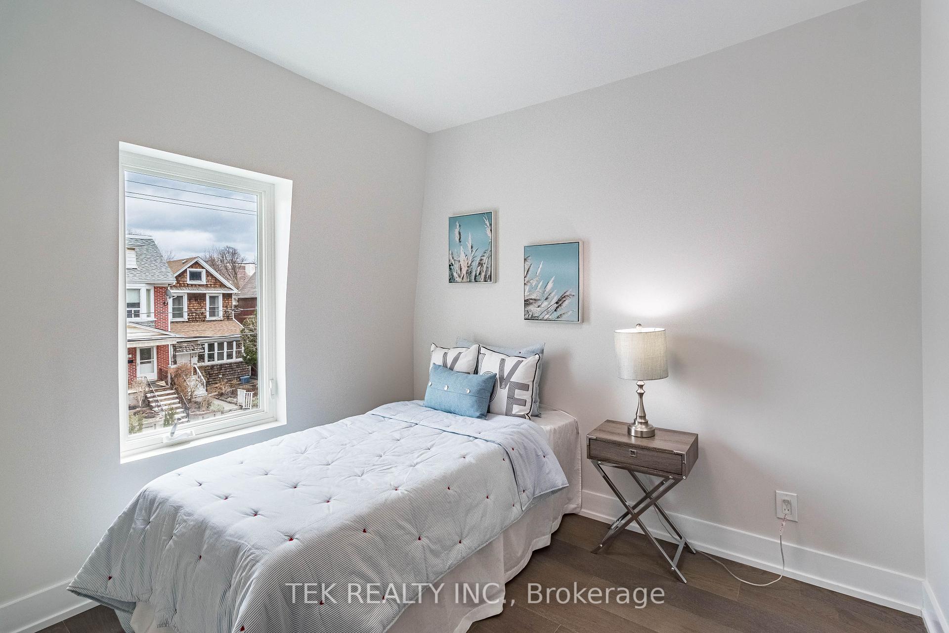 Photo 32 of 562 Pape Avenue, Toronto, North Riverdale — HOMEH