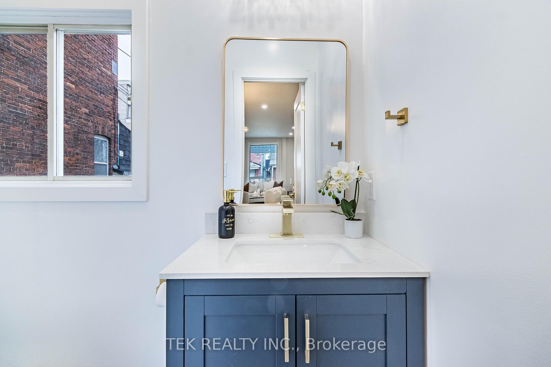 Photo 43 of 562 Pape Avenue, Toronto, North Riverdale — HOMEH