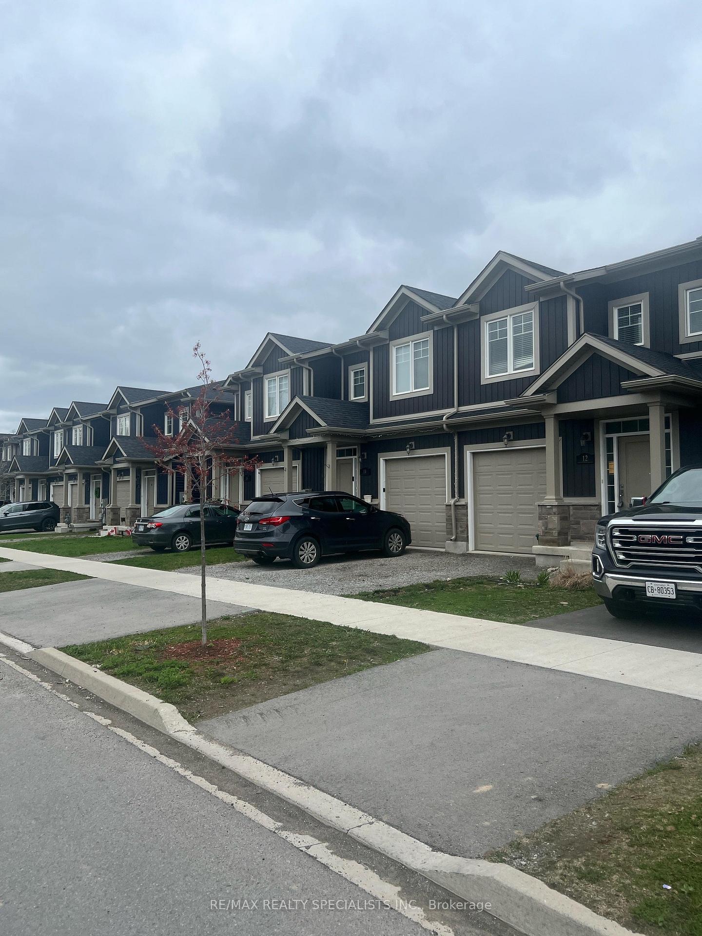 Photo 2 of 12 Damude Avenue, Thorold, Hurricane/Merrittville — HOMEH