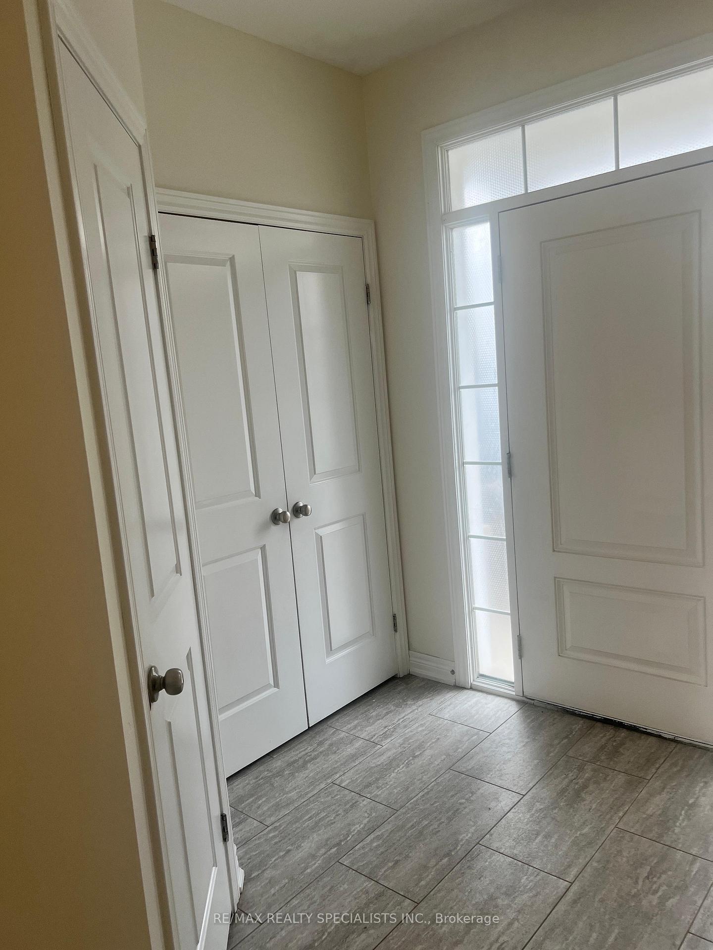 Photo 3 of 12 Damude Avenue, Thorold, Hurricane/Merrittville — HOMEH