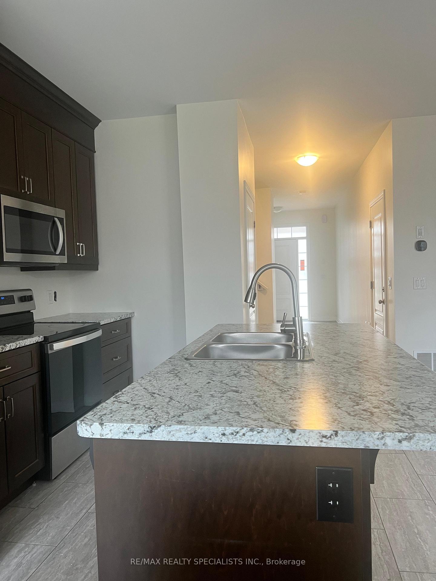 Photo 13 of 12 Damude Avenue, Thorold, Hurricane/Merrittville — HOMEH