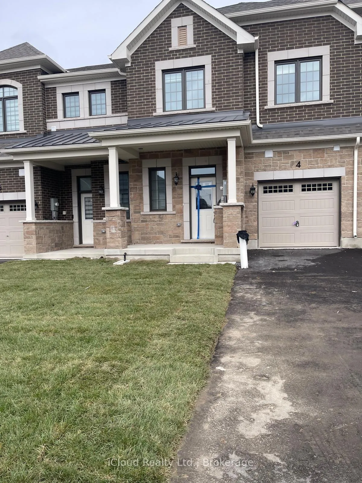 Photo 1 of 4 Vinewood Crescent, Barrie, Rural Barrie Southeast — HOMEH