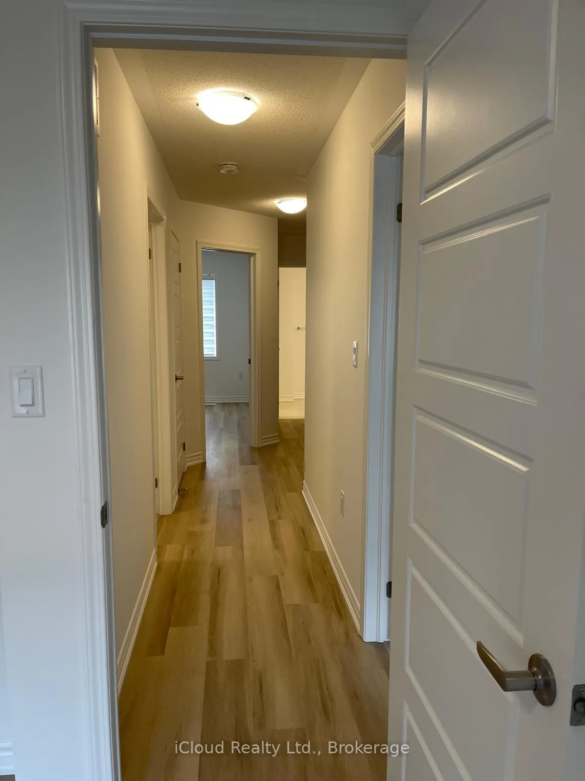 Photo 11 of 4 Vinewood Crescent, Barrie, Rural Barrie Southeast — HOMEH