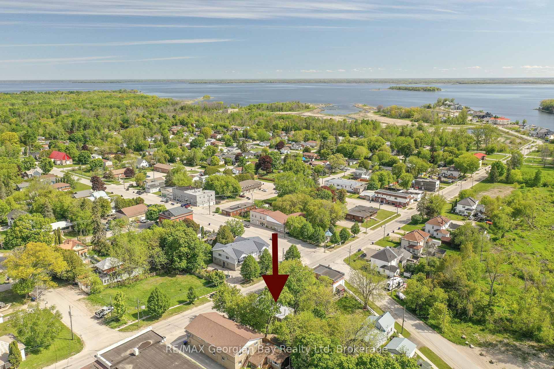 Photo 4 of 415 Talbot Street, Tay, Port McNicoll — HOMEH