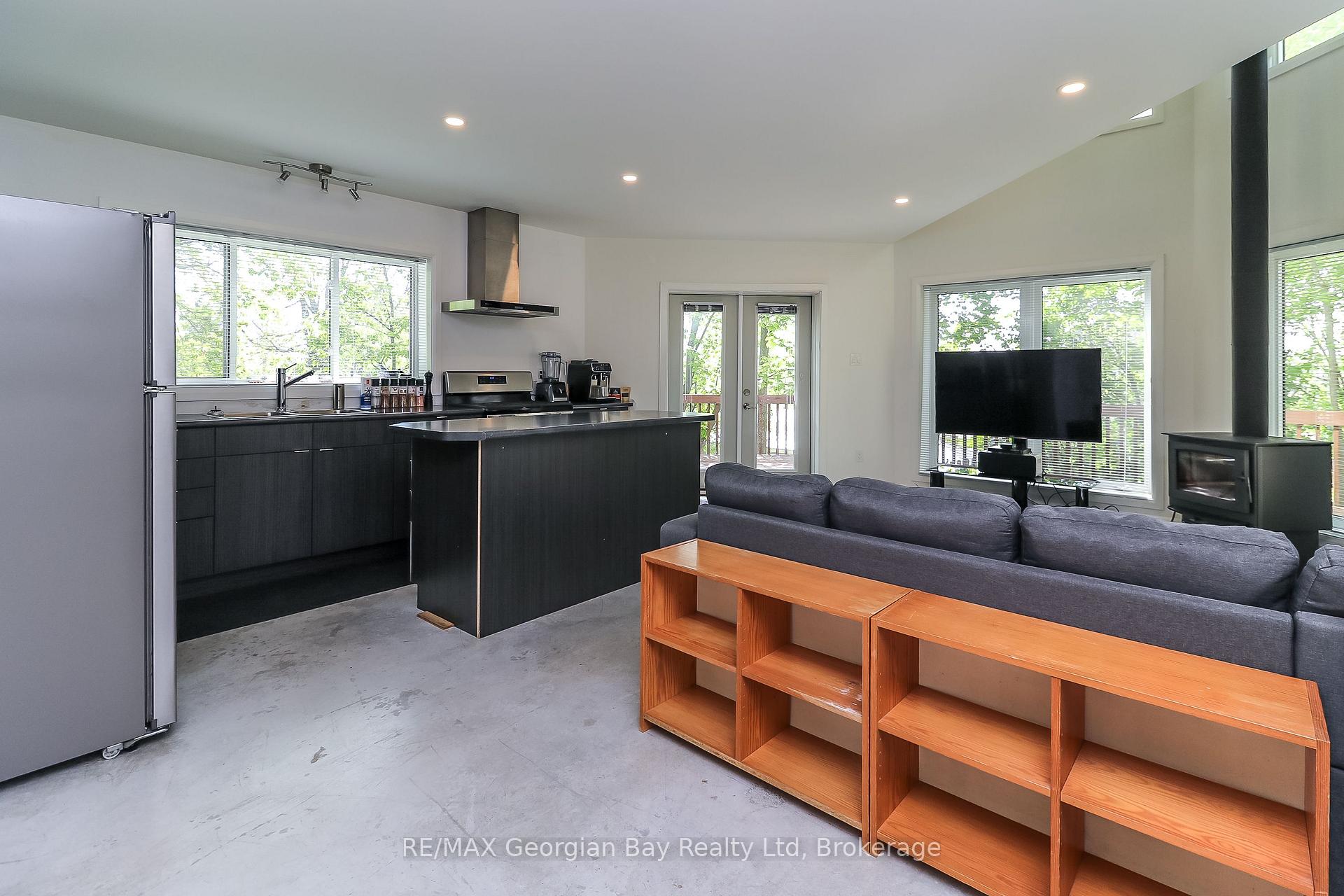 Photo 10 of 415 Talbot Street, Tay, Port McNicoll — HOMEH