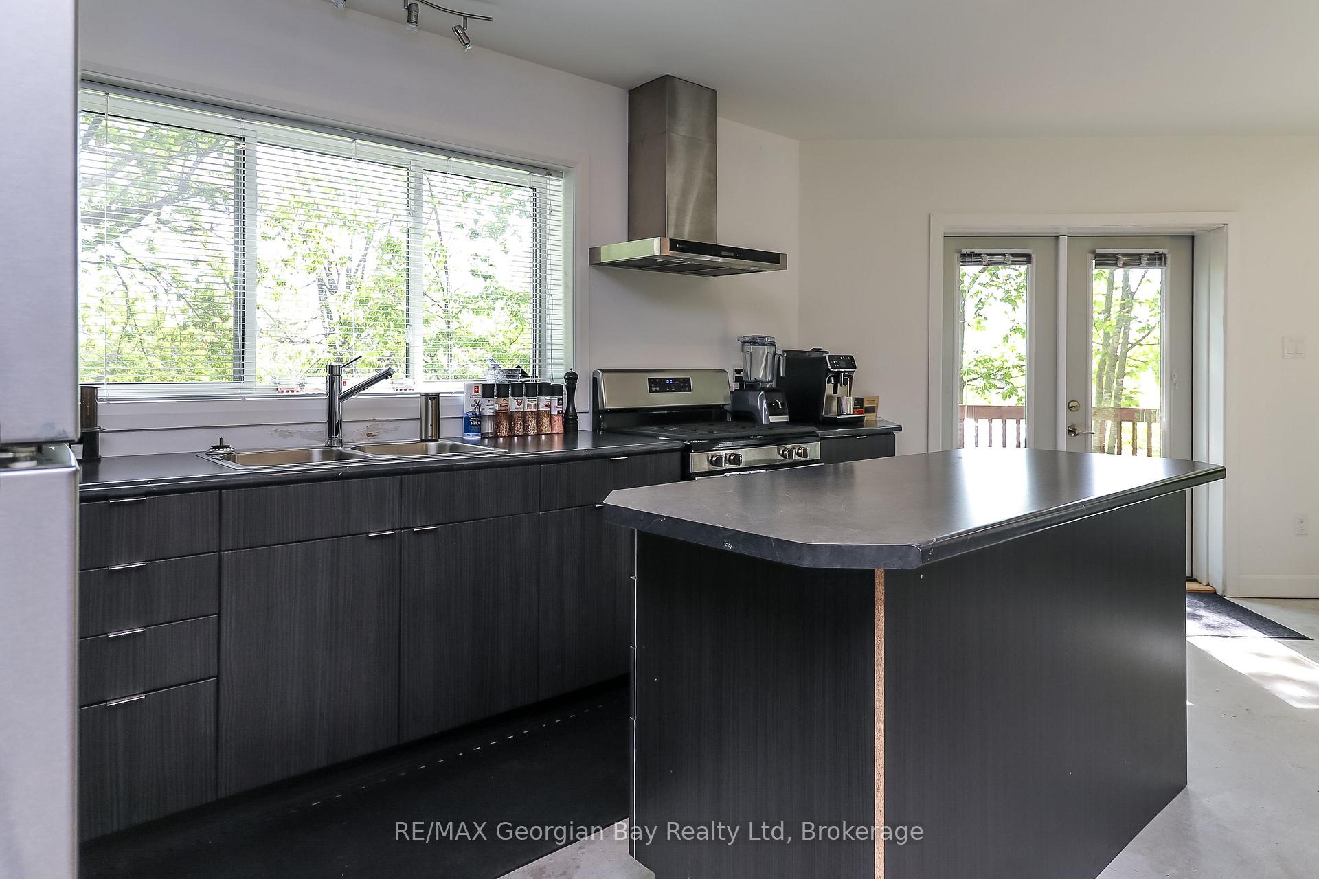 Photo 11 of 415 Talbot Street, Tay, Port McNicoll — HOMEH