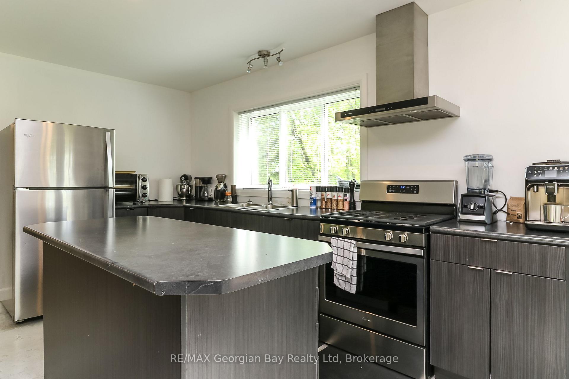 Photo 12 of 415 Talbot Street, Tay, Port McNicoll — HOMEH