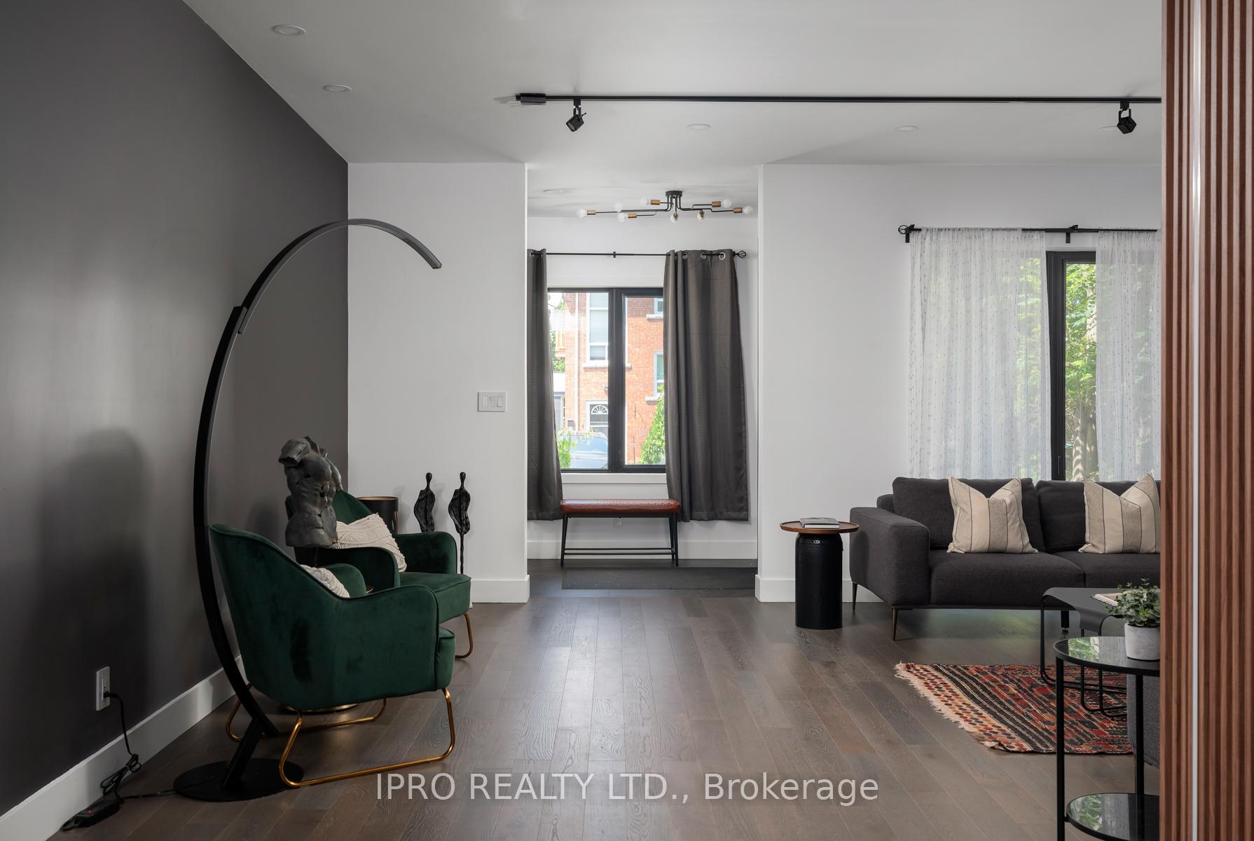 Photo 5 of 127 Barker Avenue, Toronto, Danforth Village-East York — HOMEH
