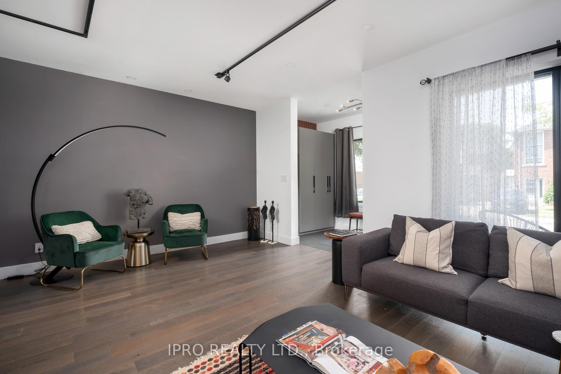 Photo 9 of 127 Barker Avenue, Toronto, Danforth Village-East York — HOMEH