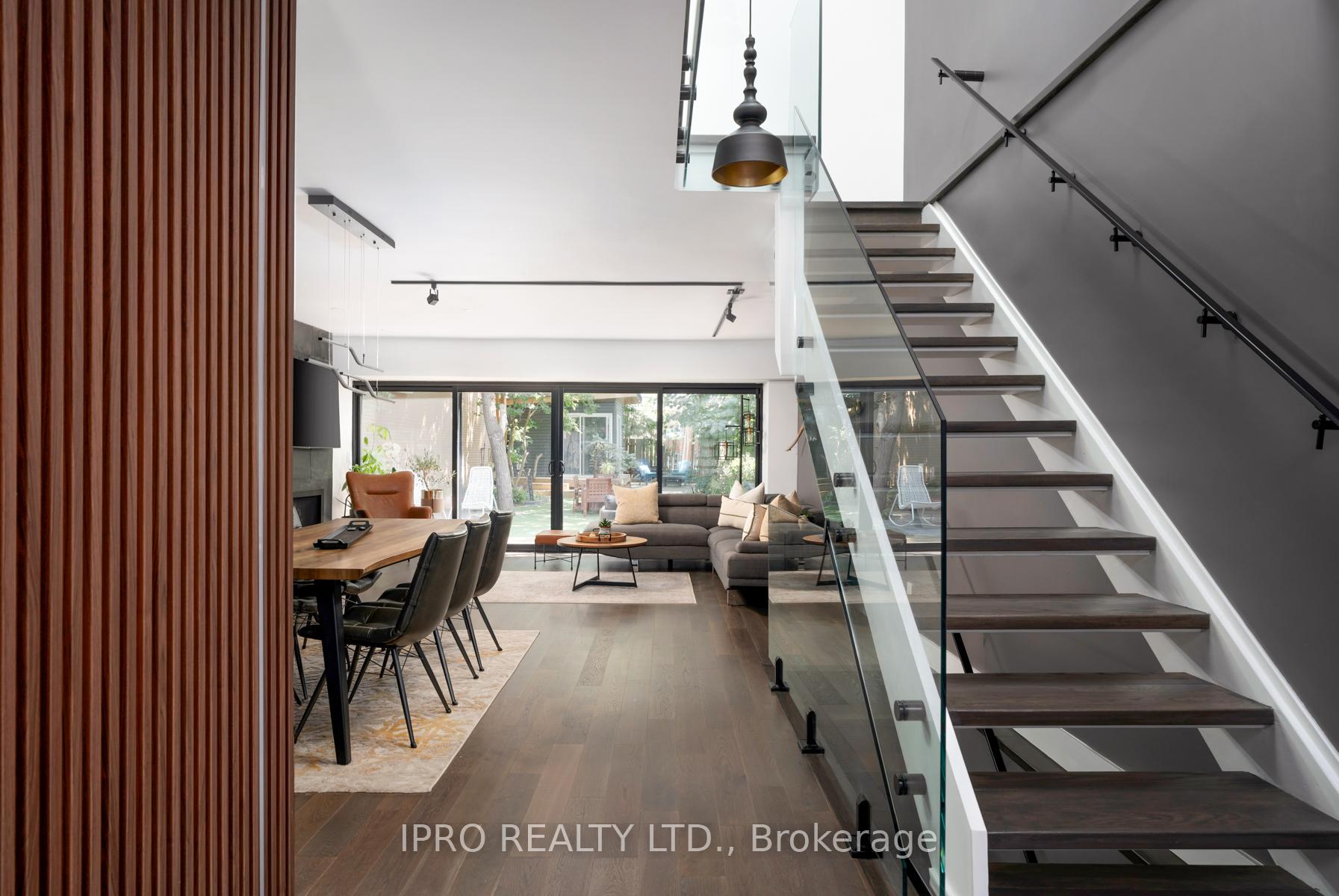 Photo 13 of 127 Barker Avenue, Toronto, Danforth Village-East York — HOMEH