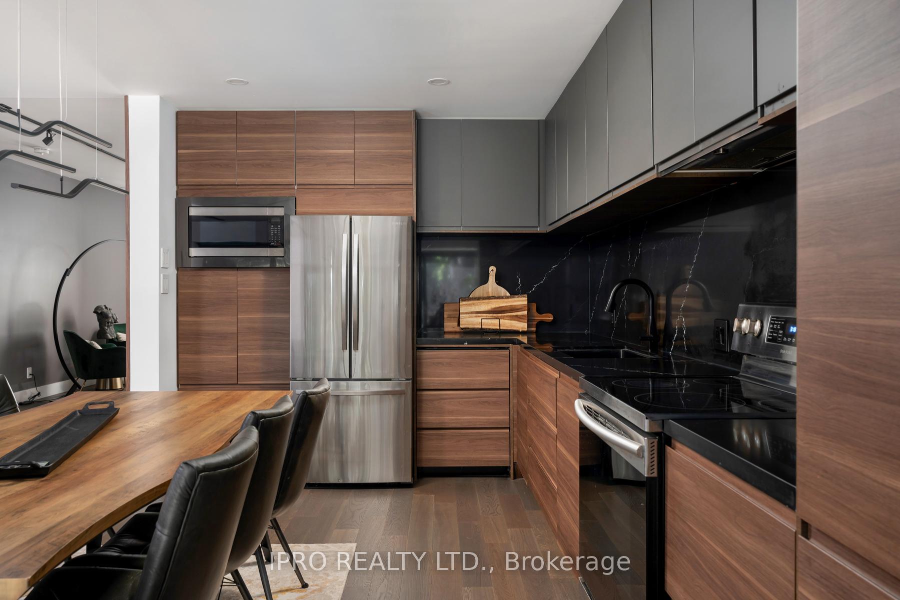 Photo 16 of 127 Barker Avenue, Toronto, Danforth Village-East York — HOMEH