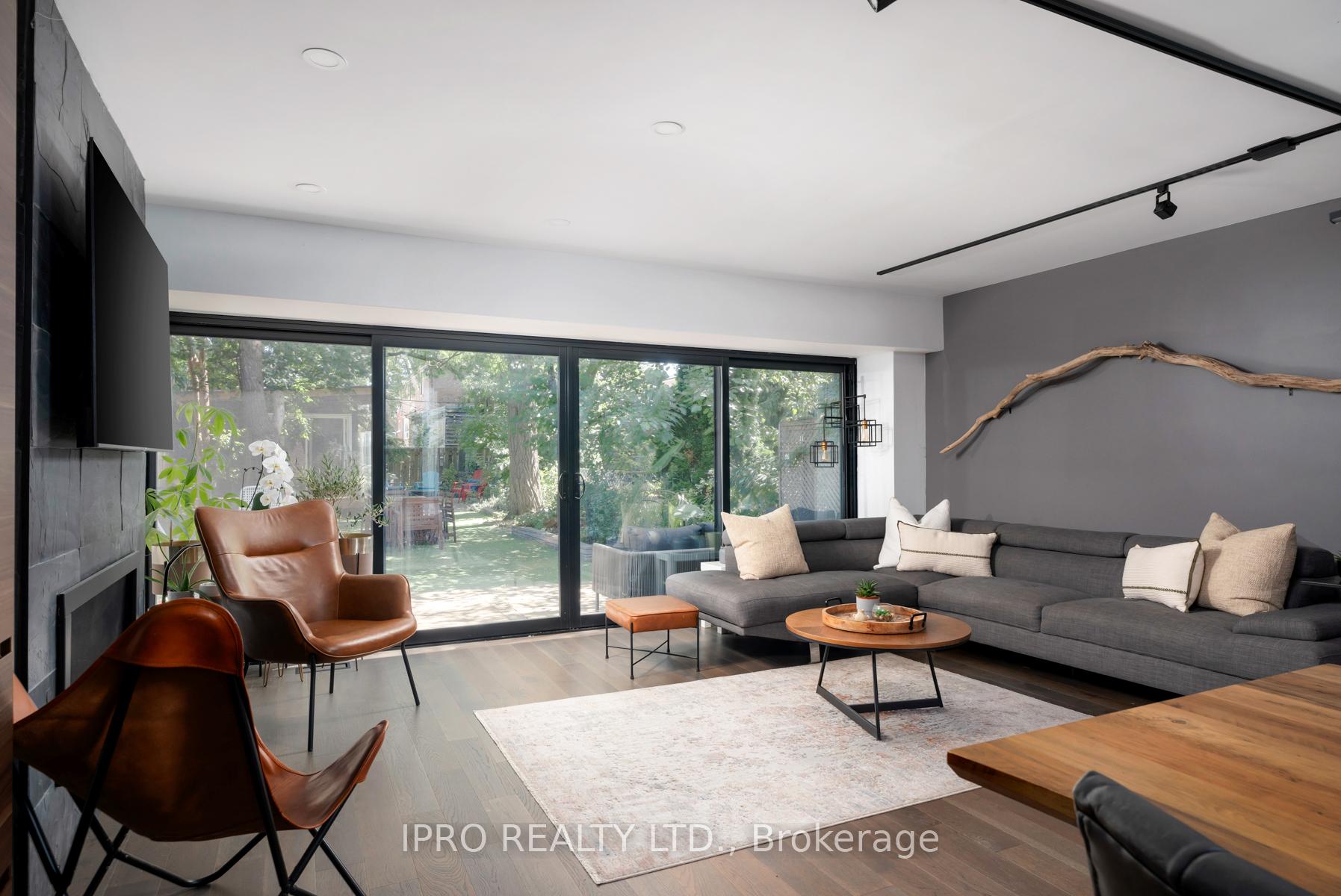 Photo 22 of 127 Barker Avenue, Toronto, Danforth Village-East York — HOMEH
