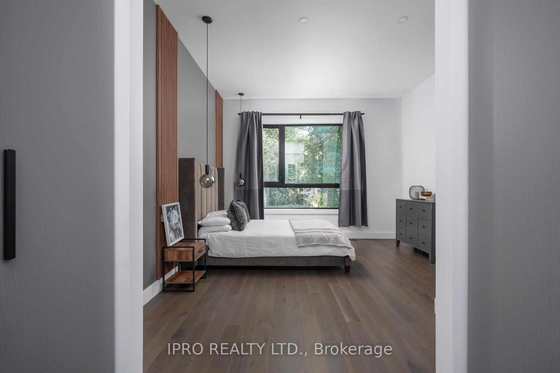 Photo 25 of 127 Barker Avenue, Toronto, Danforth Village-East York — HOMEH