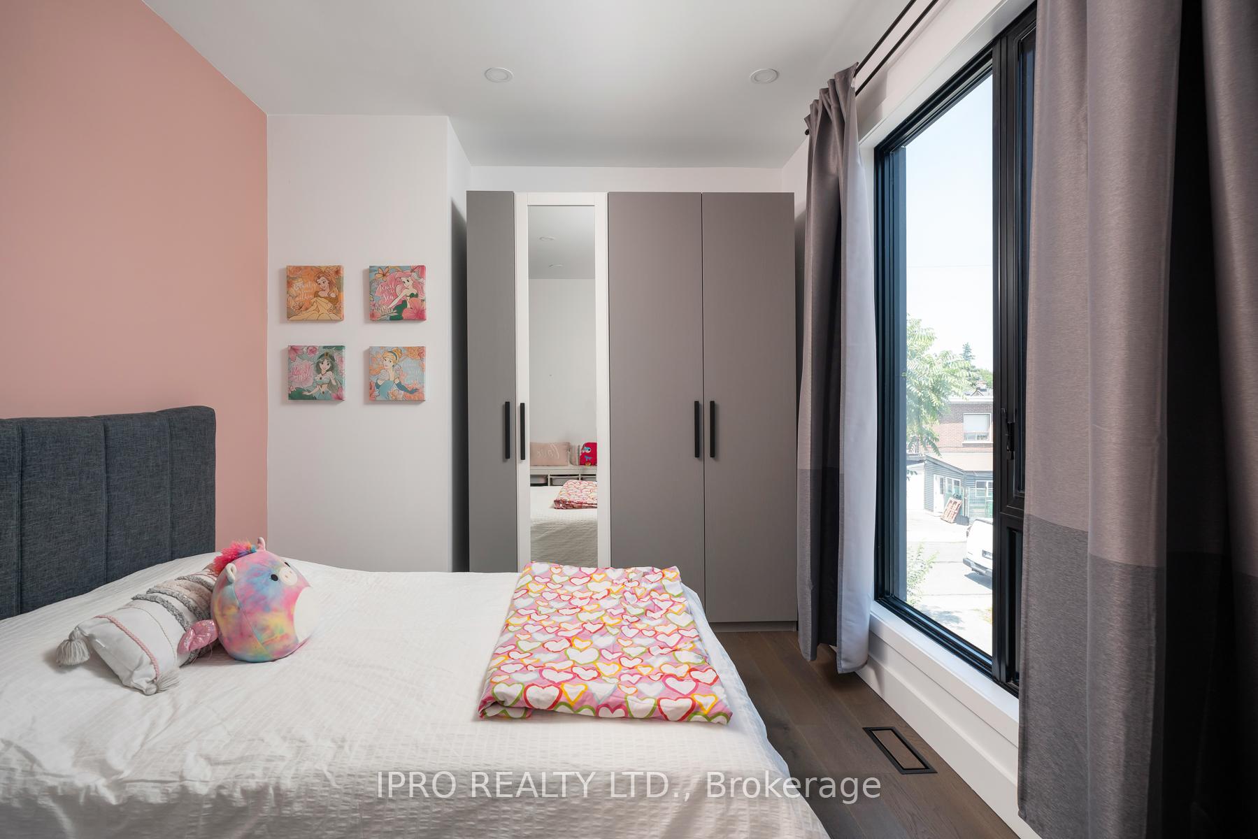 Photo 32 of 127 Barker Avenue, Toronto, Danforth Village-East York — HOMEH
