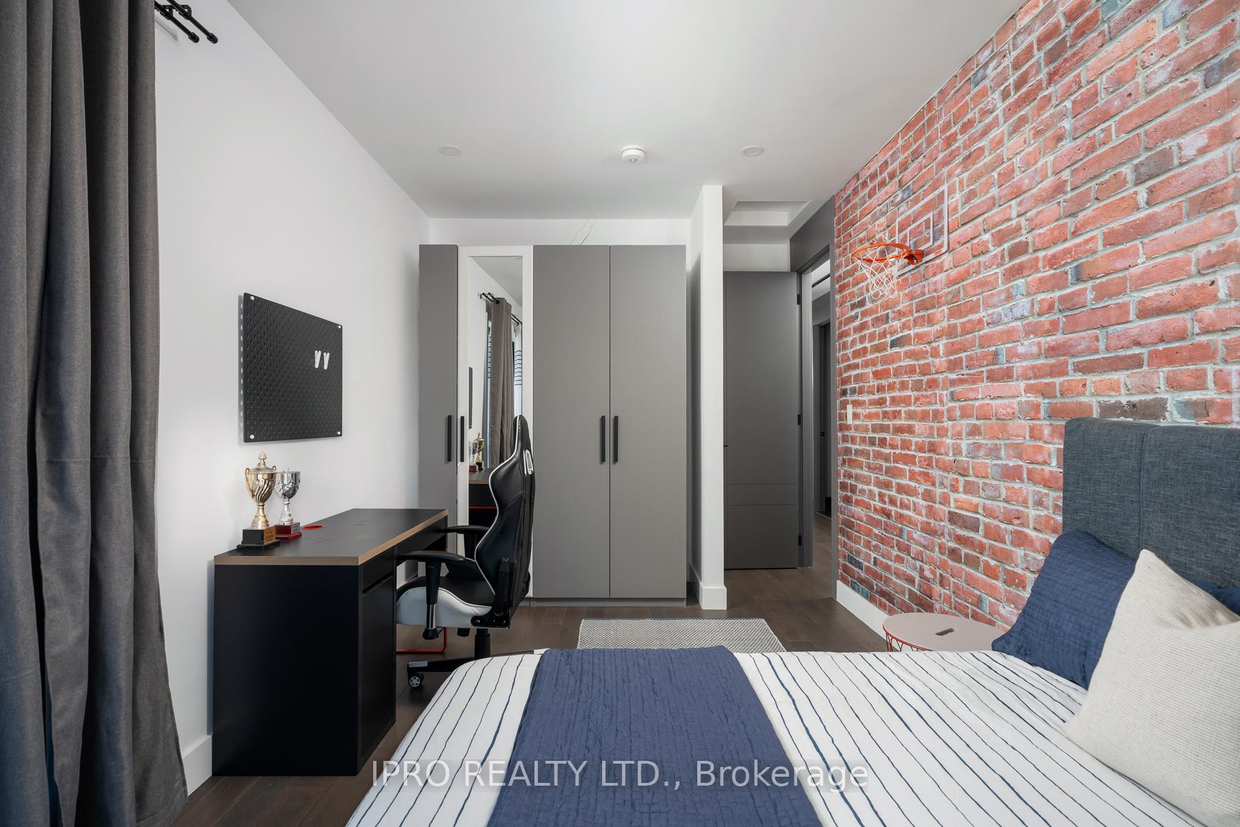 Photo 35 of 127 Barker Avenue, Toronto, Danforth Village-East York — HOMEH