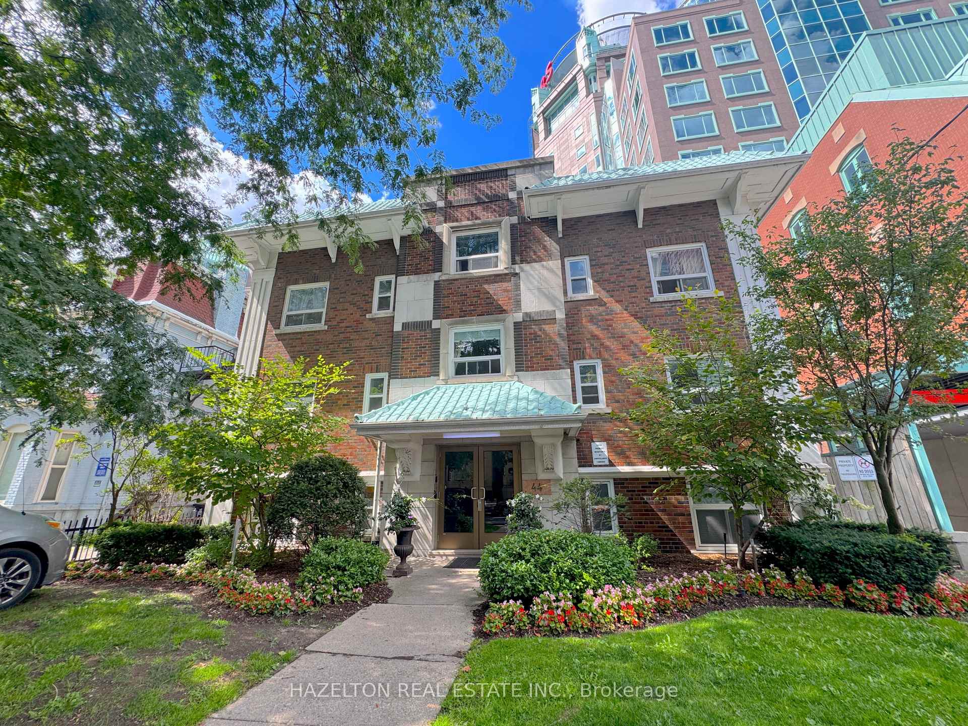 Front of Unit 205, 44 Huntley Street