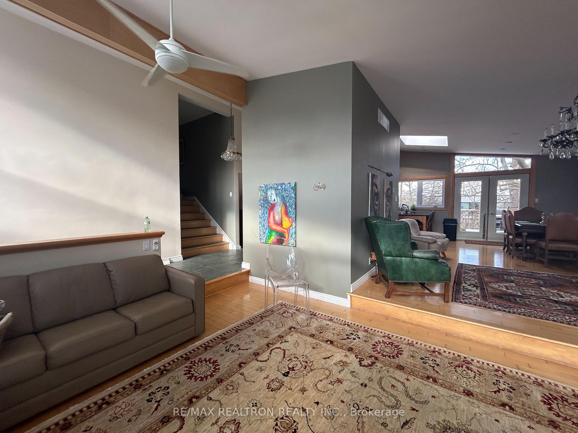 Photo 6 of 336 Hillhurst Boulevard, Toronto, Englemount-Lawrence — HOMEH