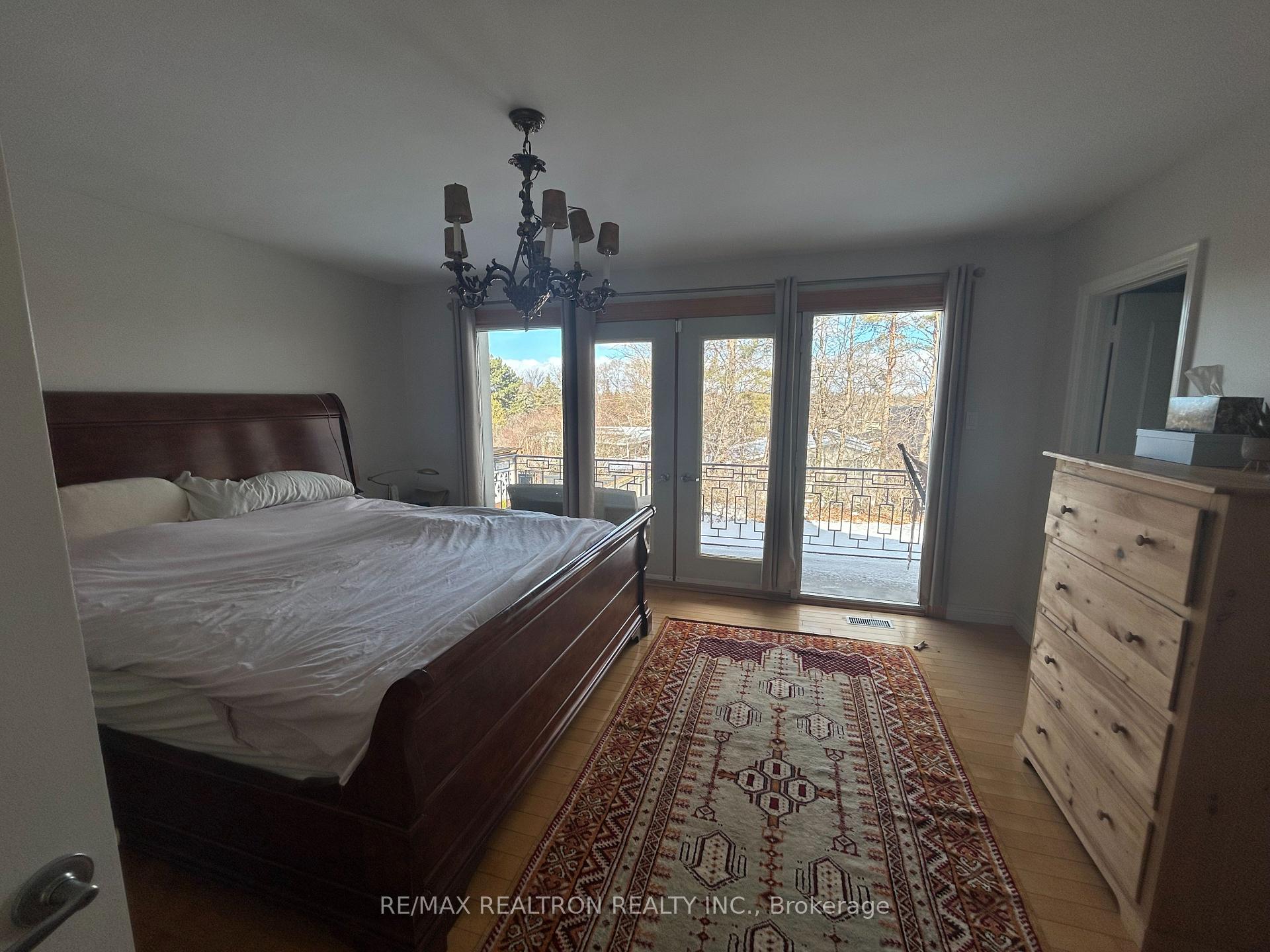 Photo 8 of 336 Hillhurst Boulevard, Toronto, Englemount-Lawrence — HOMEH