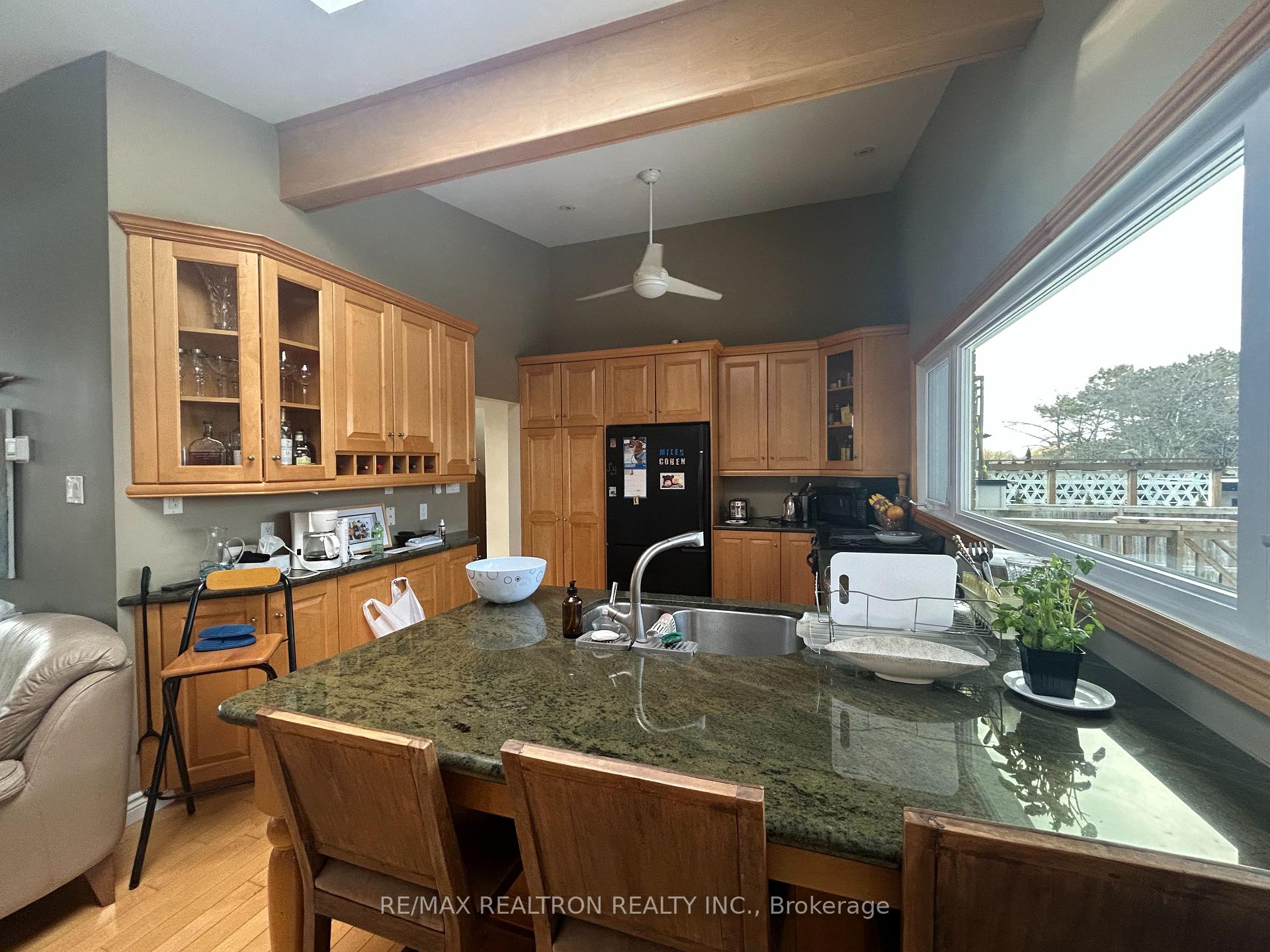 Photo 12 of 336 Hillhurst Boulevard, Toronto, Englemount-Lawrence — HOMEH
