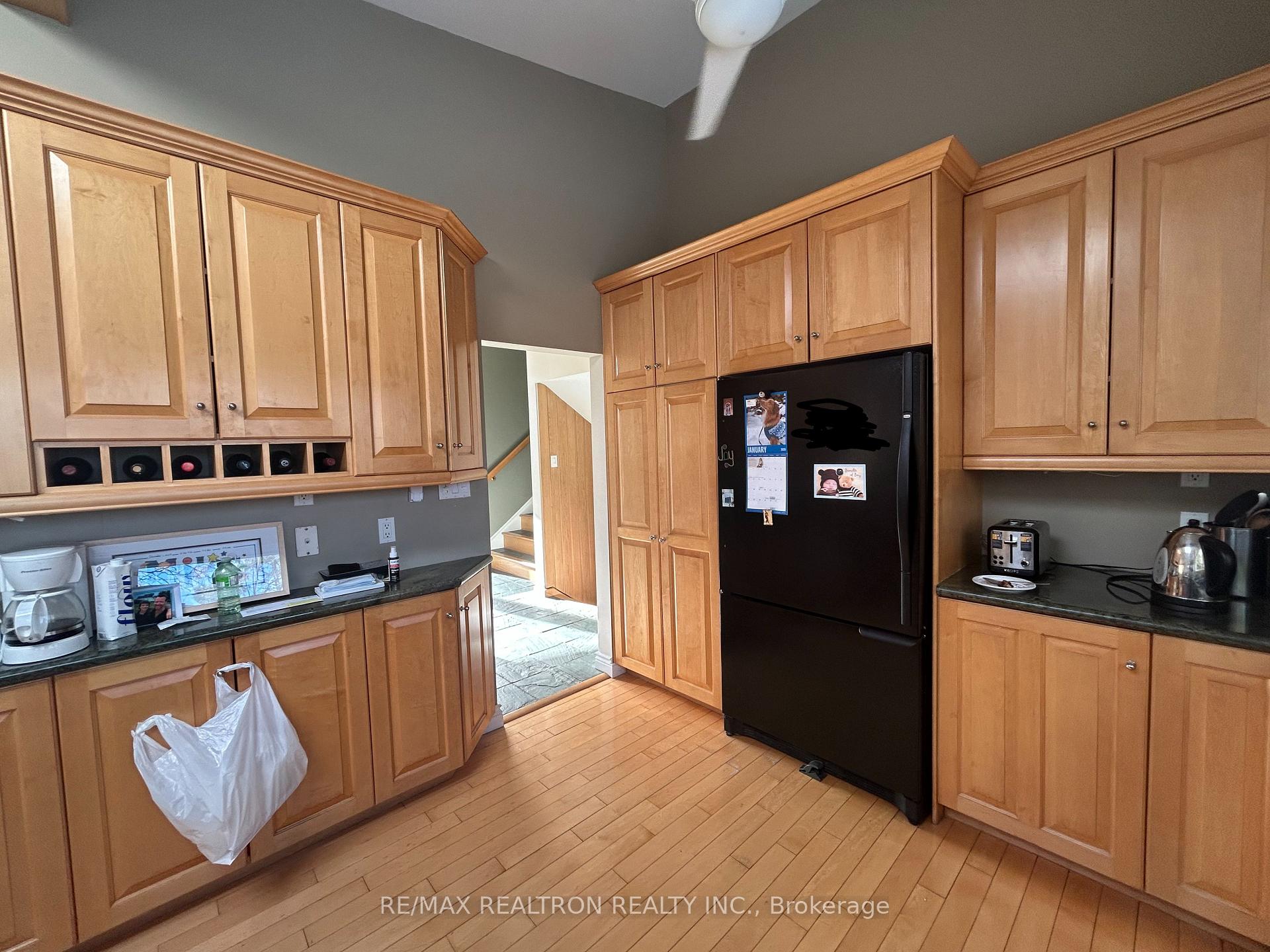 Photo 13 of 336 Hillhurst Boulevard, Toronto, Englemount-Lawrence — HOMEH