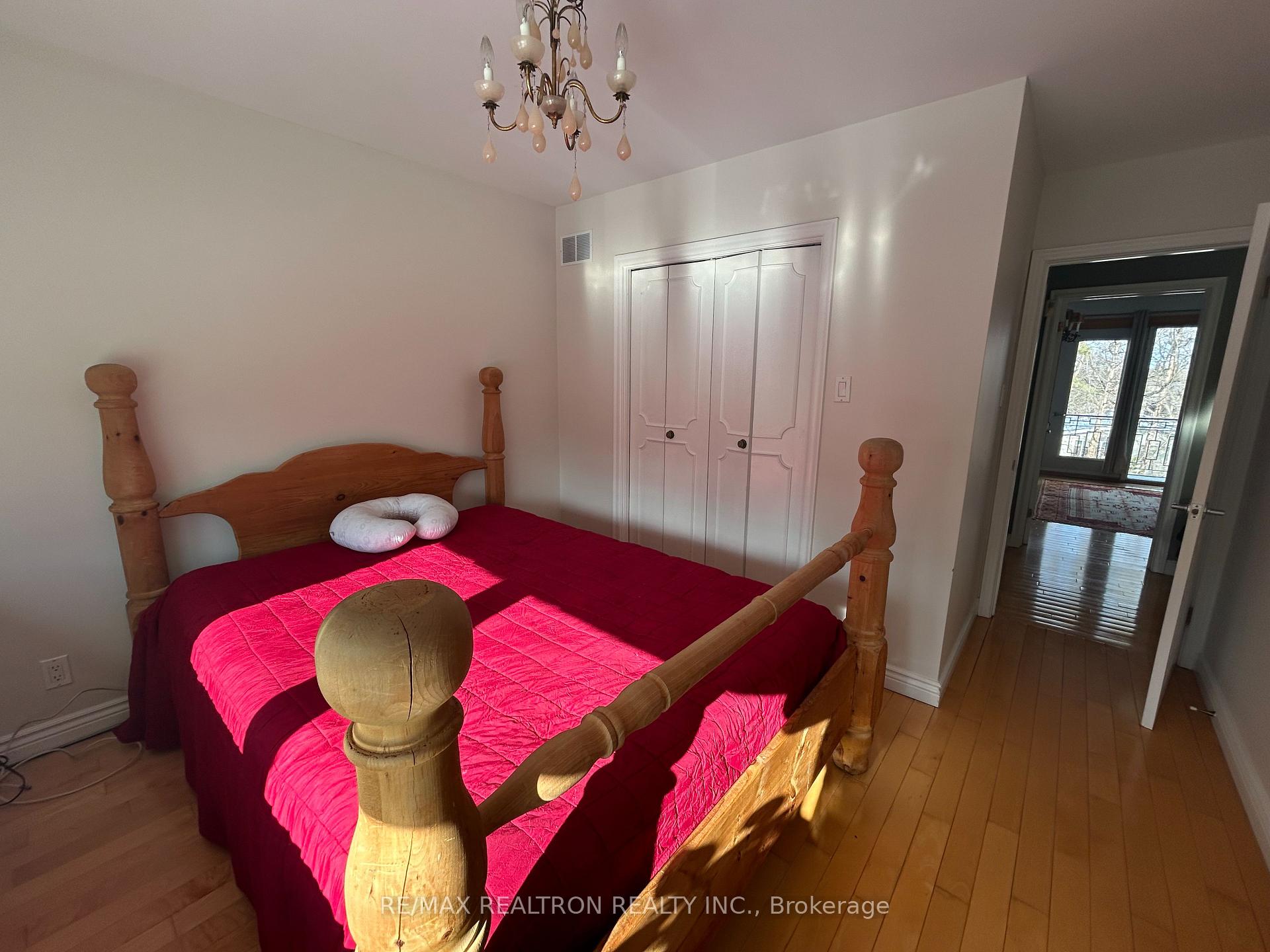 Photo 19 of 336 Hillhurst Boulevard, Toronto, Englemount-Lawrence — HOMEH