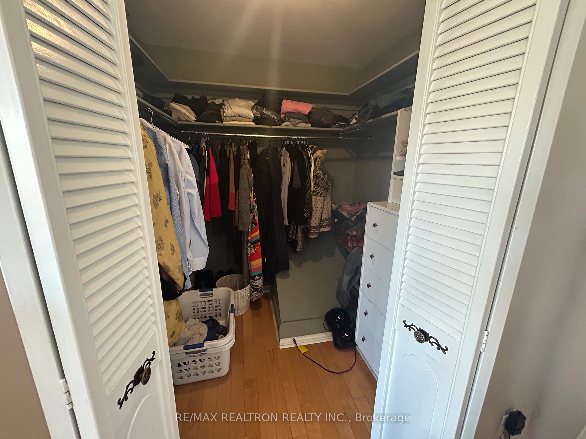 Photo 20 of 336 Hillhurst Boulevard, Toronto, Englemount-Lawrence — HOMEH