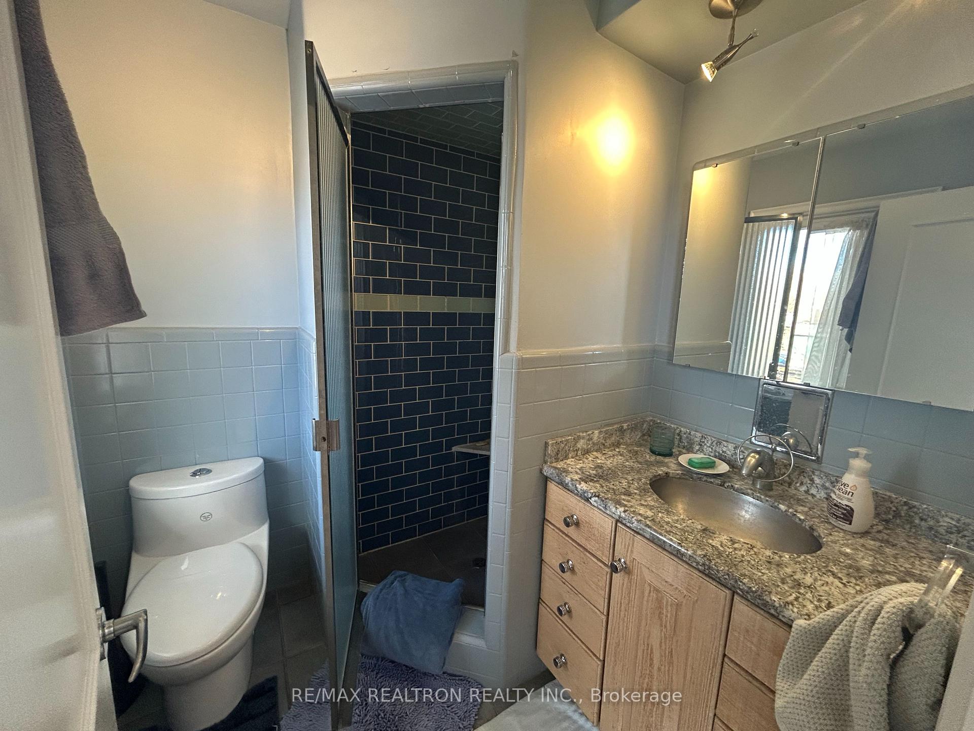 Photo 21 of 336 Hillhurst Boulevard, Toronto, Englemount-Lawrence — HOMEH
