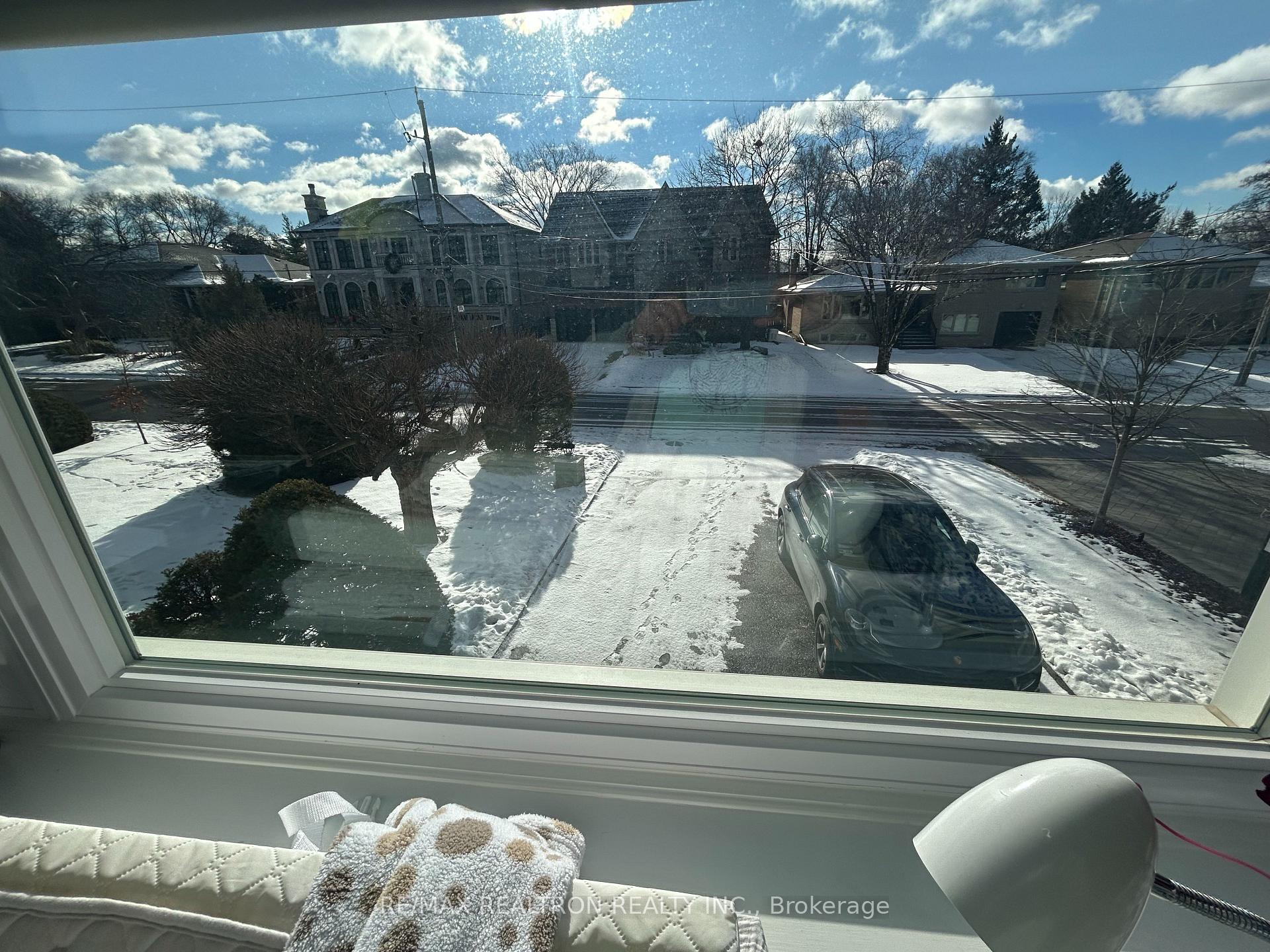 Photo 22 of 336 Hillhurst Boulevard, Toronto, Englemount-Lawrence — HOMEH